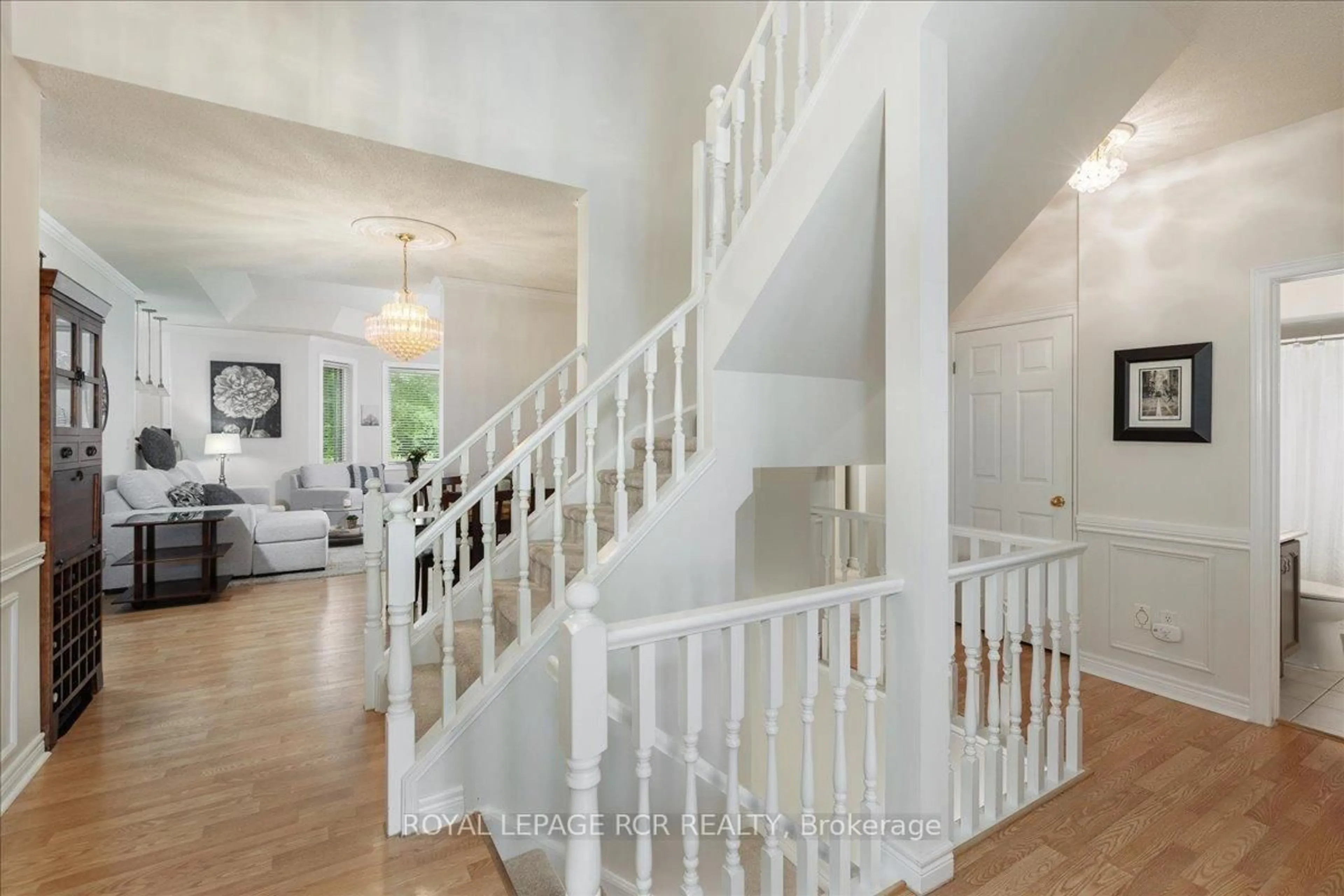 Indoor foyer for 95 Twentyplace Blvd #3, Hamilton Ontario L0R 1W0