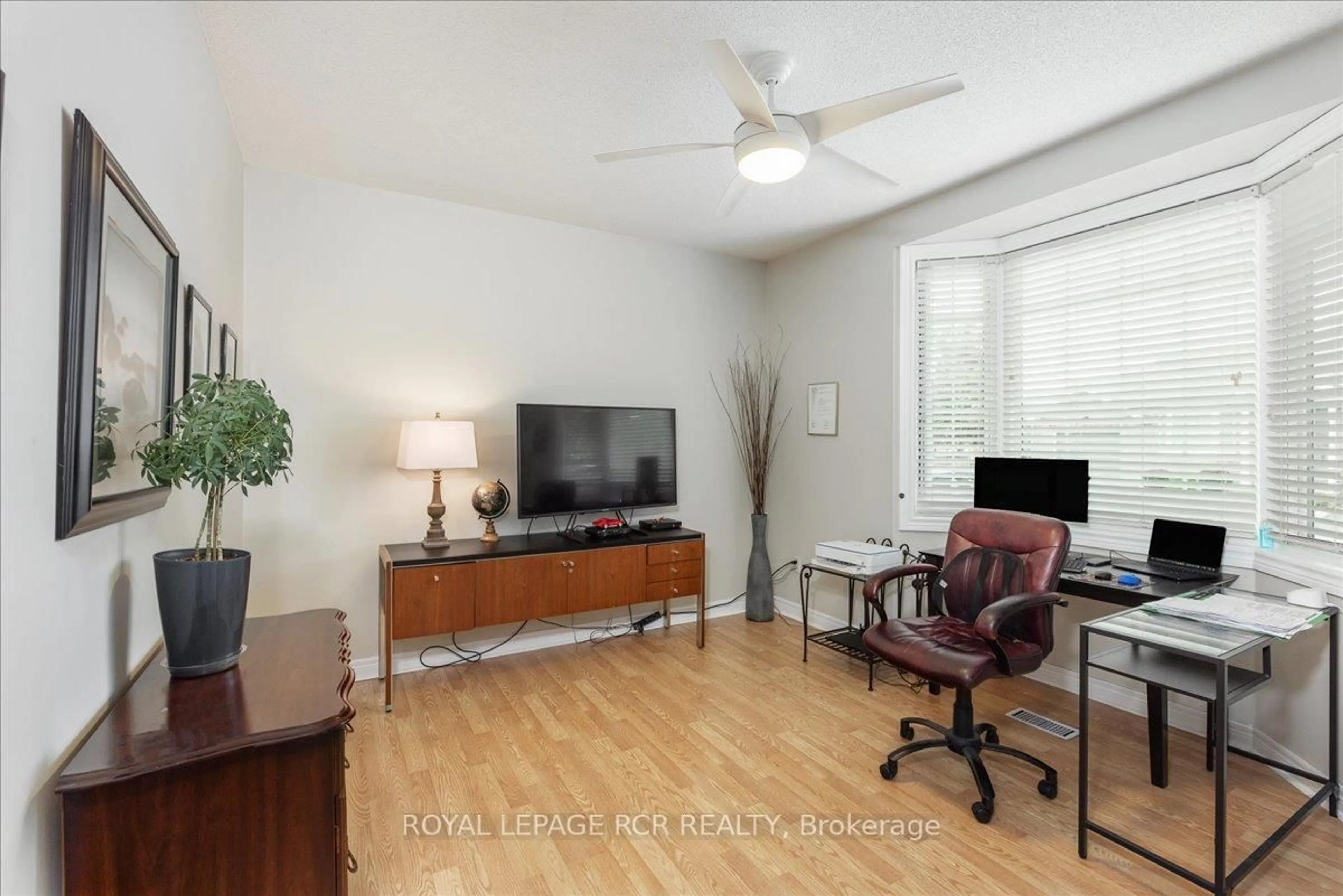A pic of a room for 95 Twentyplace Blvd #3, Hamilton Ontario L0R 1W0