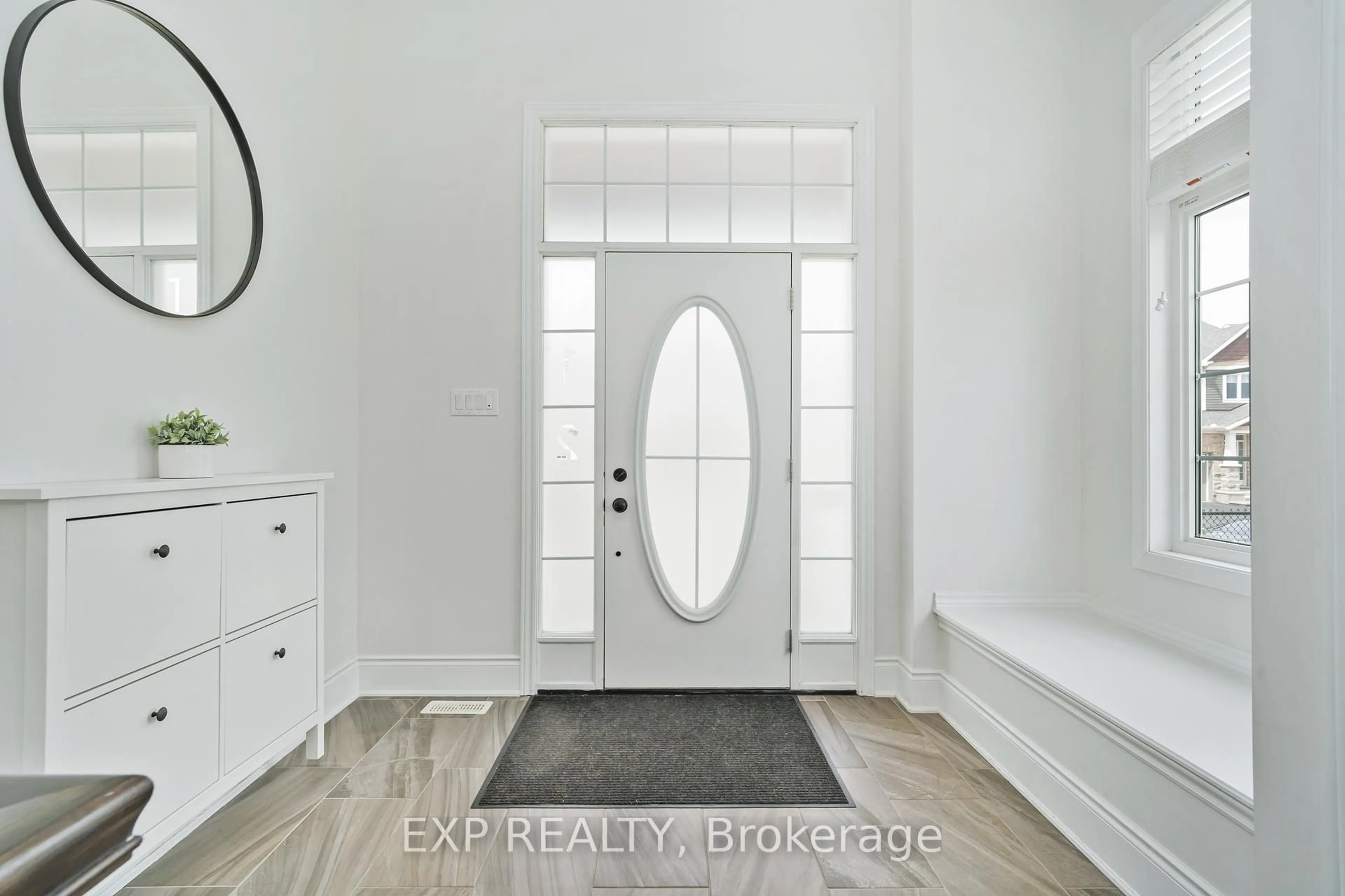 Indoor entryway for 112 BURBOT St, Ottawa Ontario K2J 6J8
