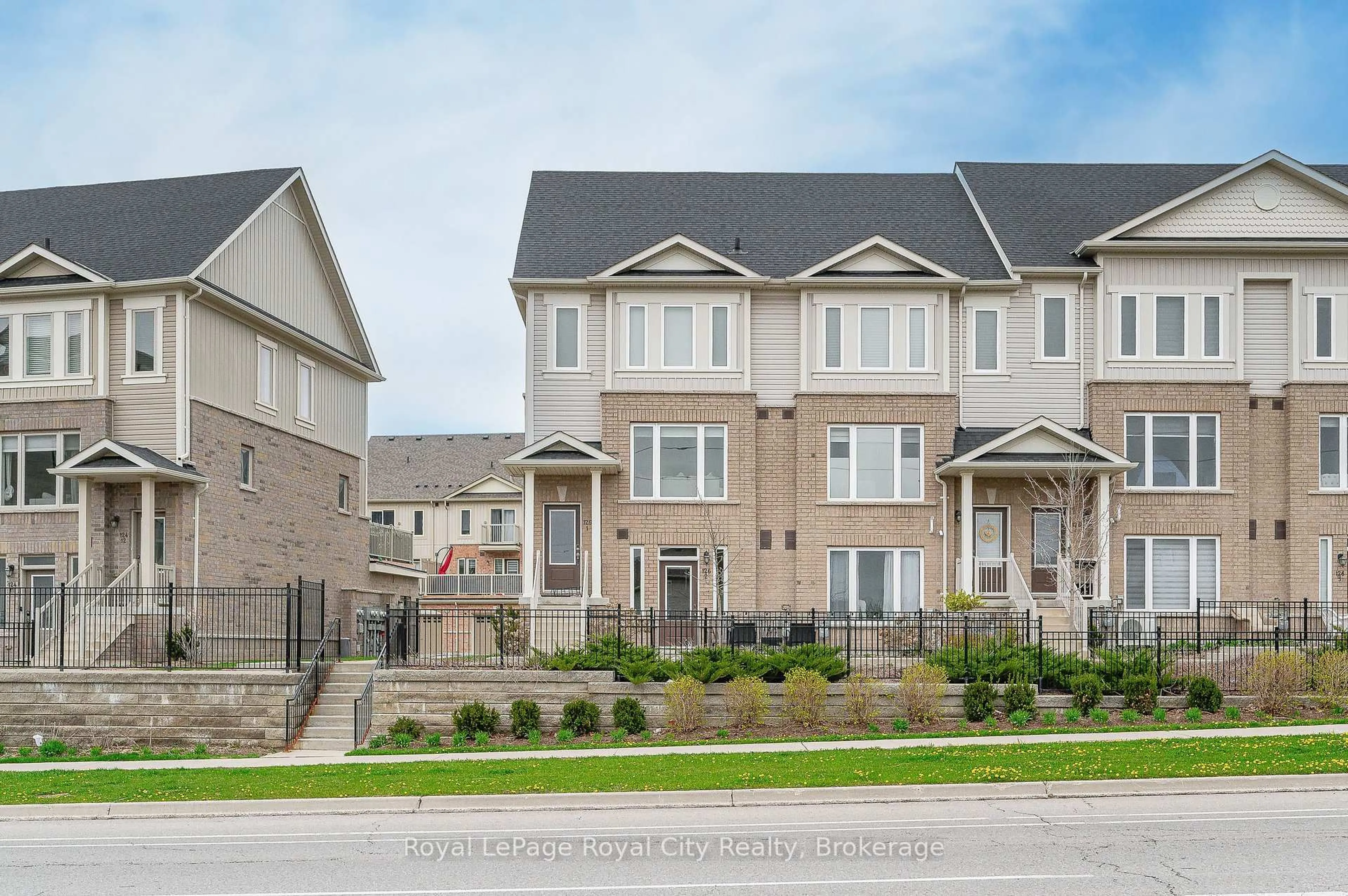 Unknown for 126 Watson Pkwy #2, Guelph Ontario N1E 0P6