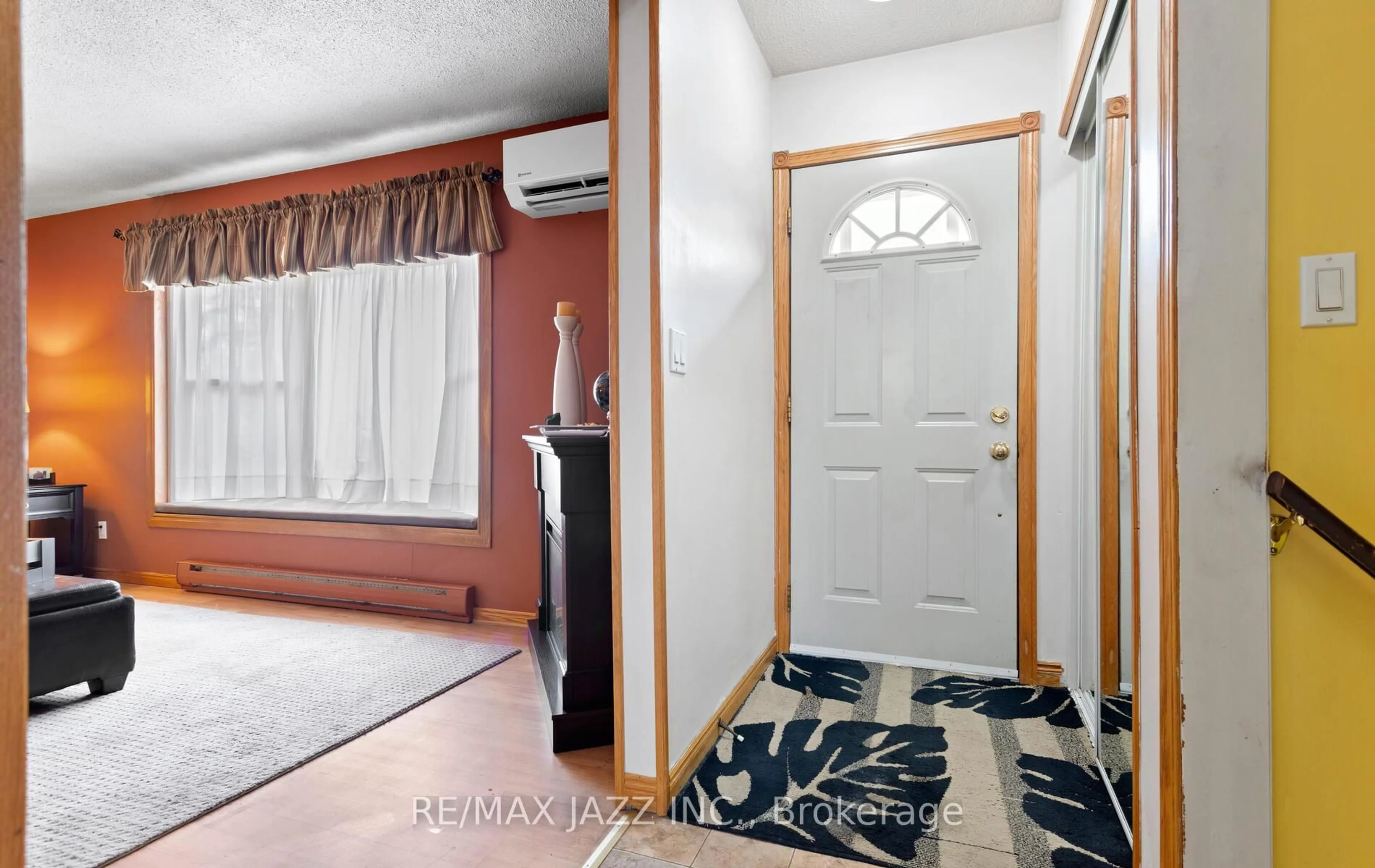 Indoor entryway for 179 Montrose Rd, Quinte West Ontario K8R 1A4