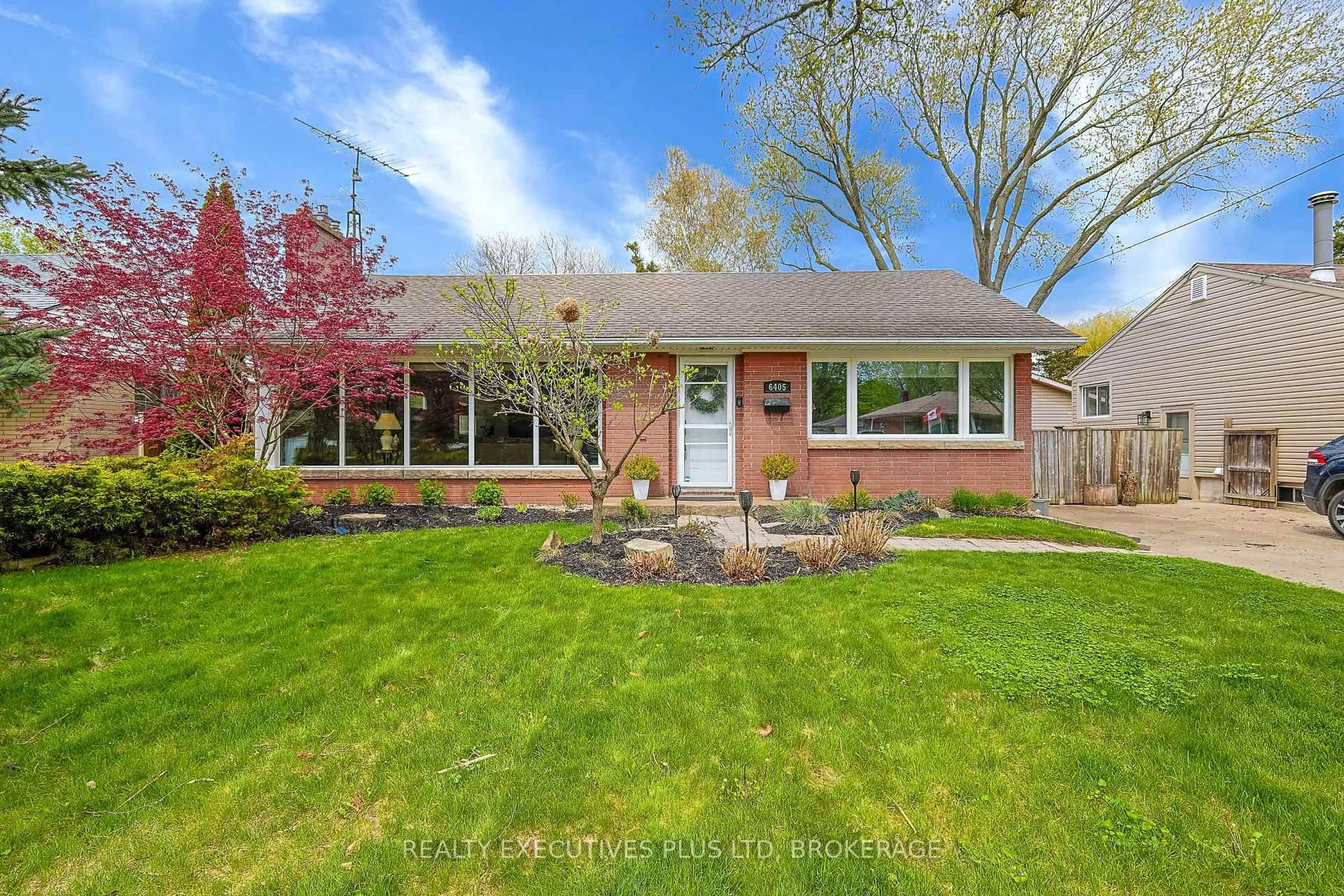 Home with brick exterior material, street for 6405 ATLEE St, Niagara Falls Ontario L2G 2W7