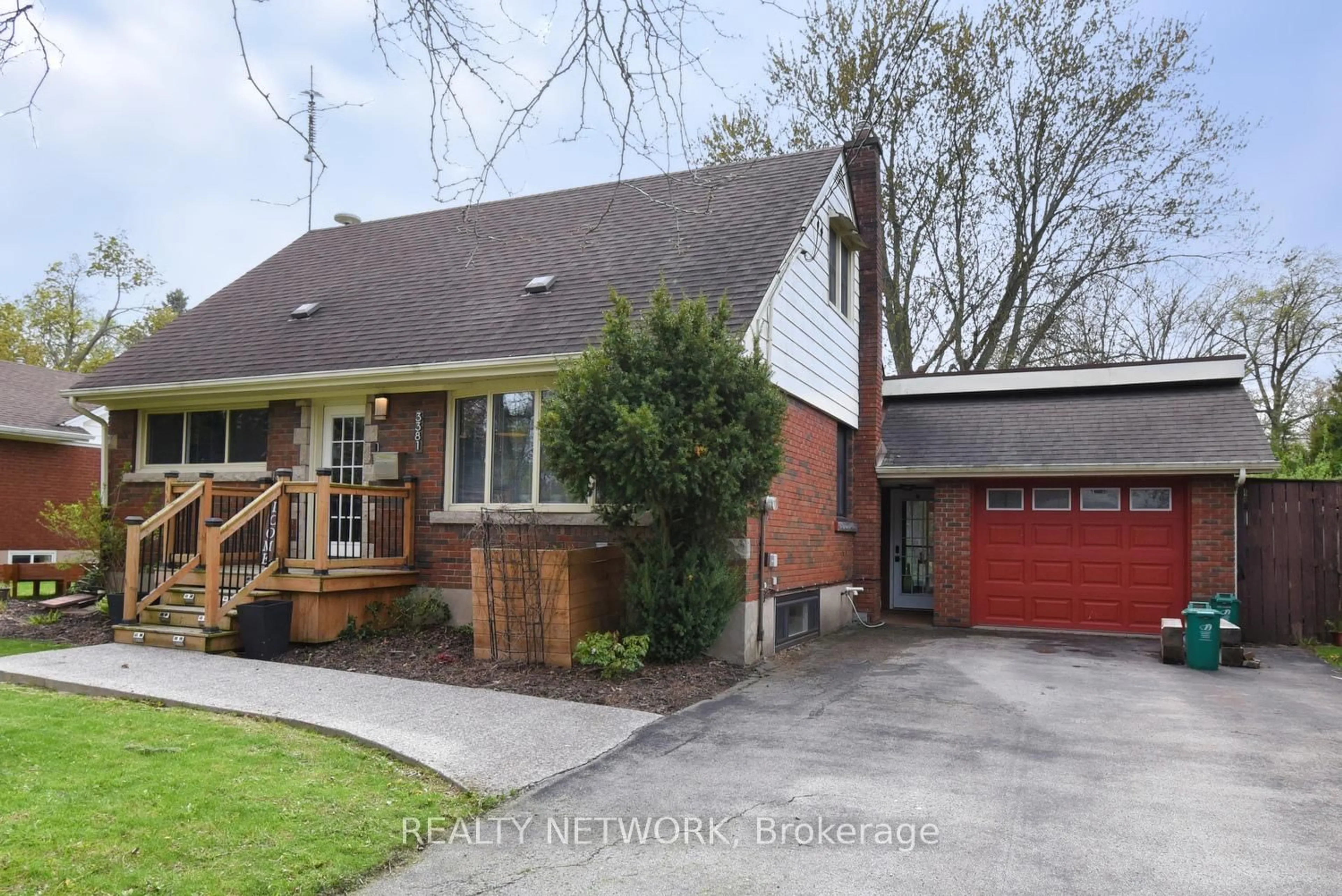 Home with brick exterior material, street for 3381 Marion Ave, Niagara Falls Ontario L2J 2V5