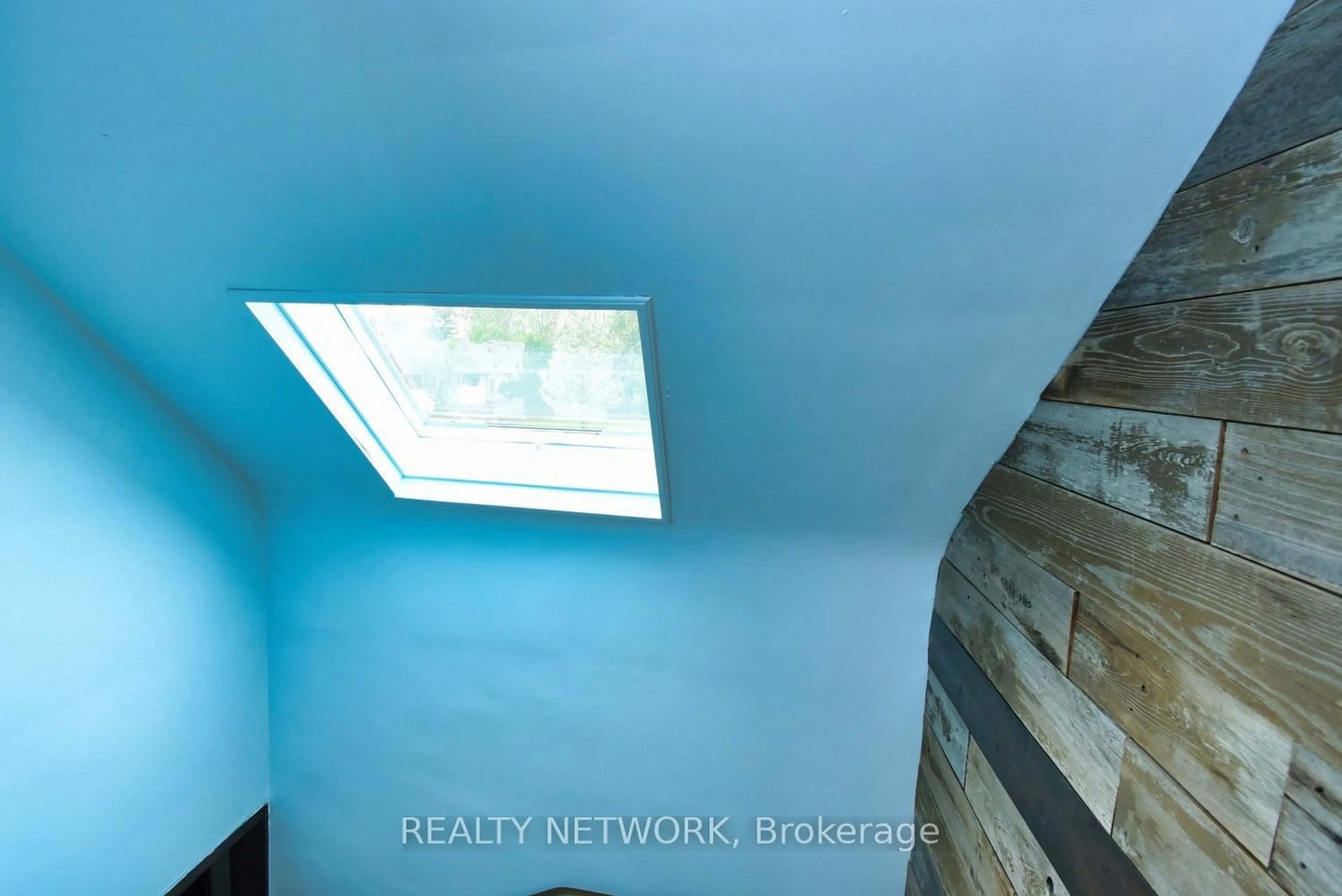 A pic of a room for 3381 Marion Ave, Niagara Falls Ontario L2J 2V5