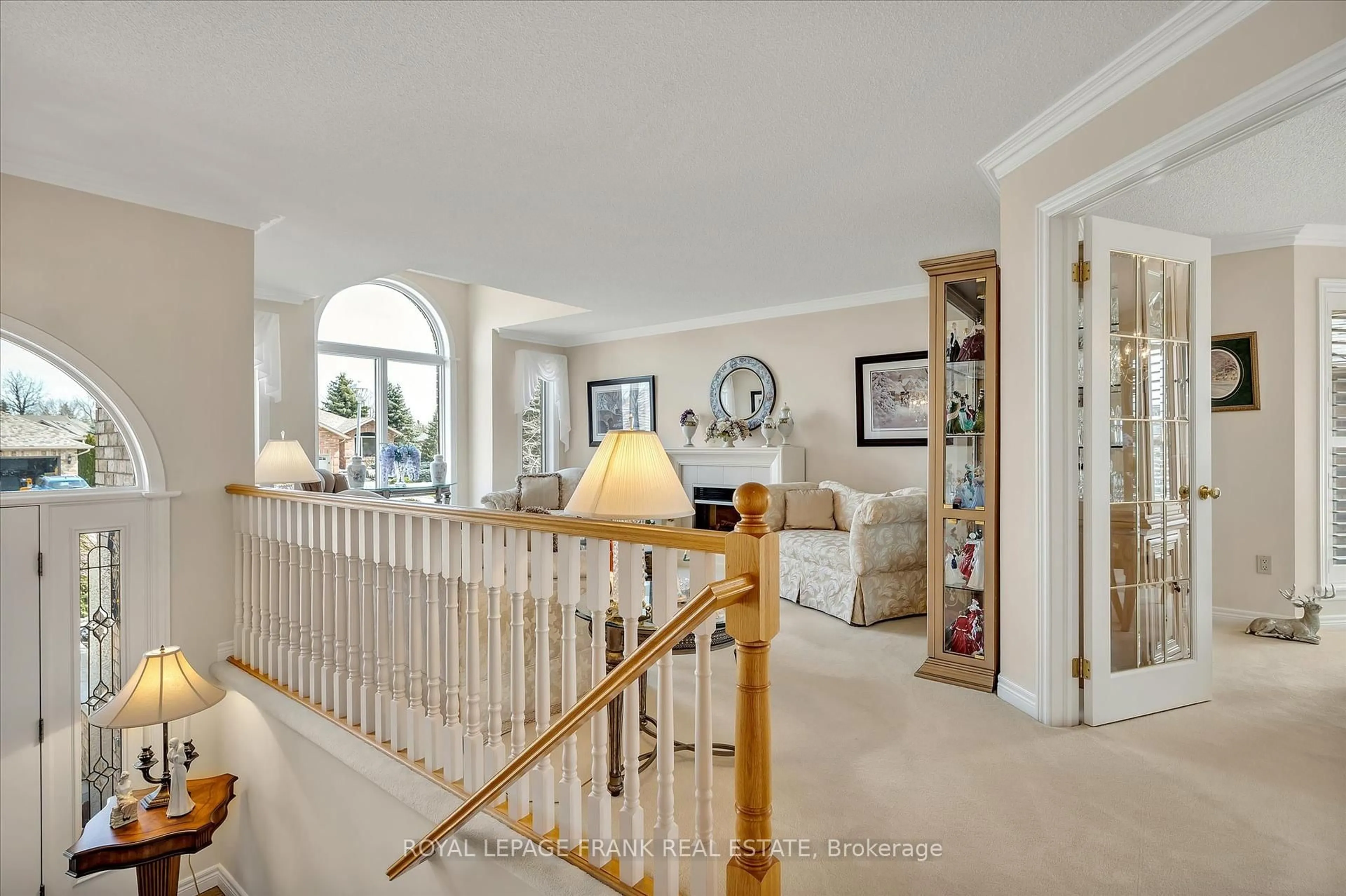 Indoor foyer for 42 Huntingwood Cres, Kawartha Lakes Ontario K0M 1A0