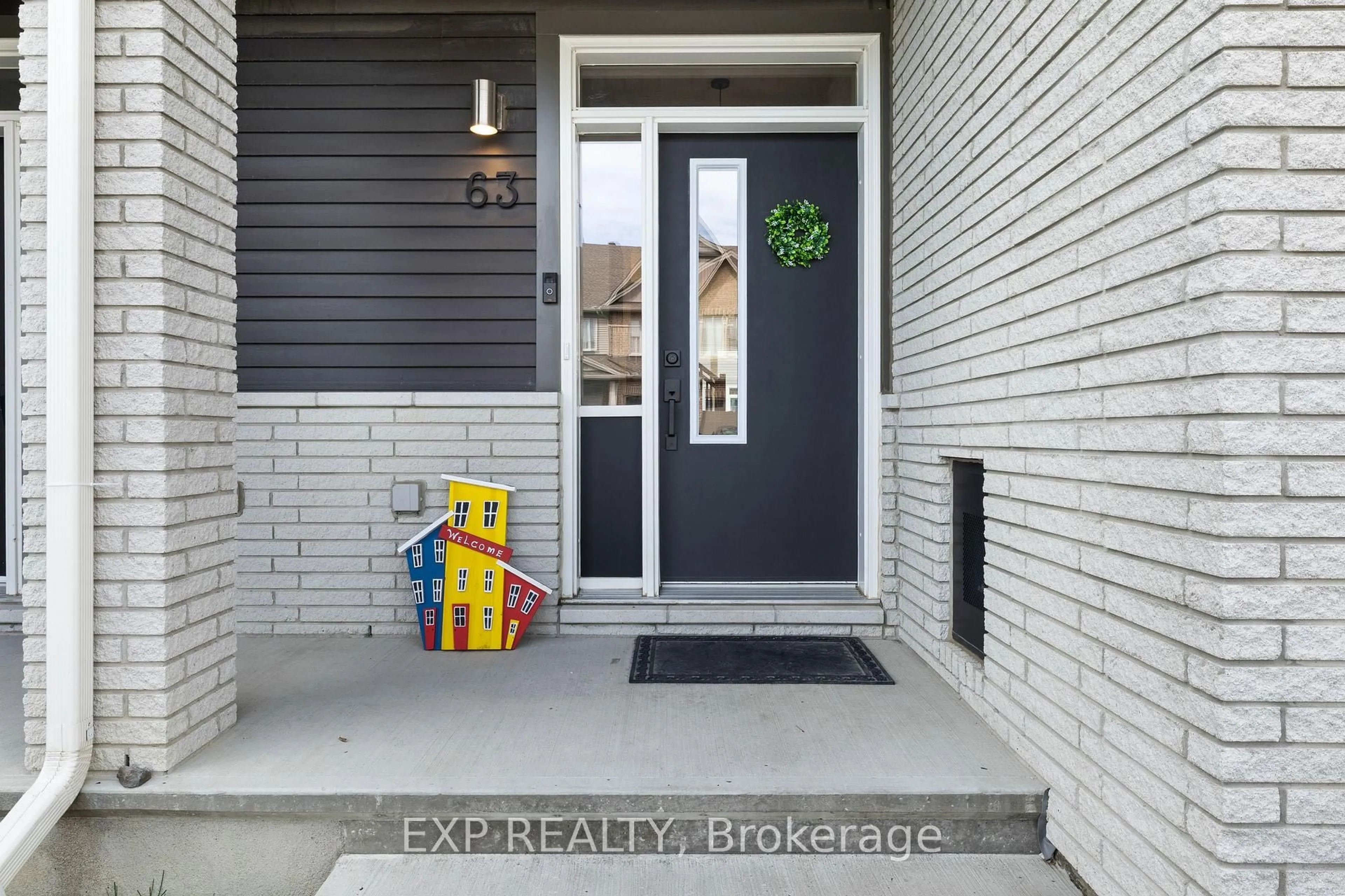 Indoor entryway for 63 Jardiniere St, Stittsville Ontario K2S 2K5