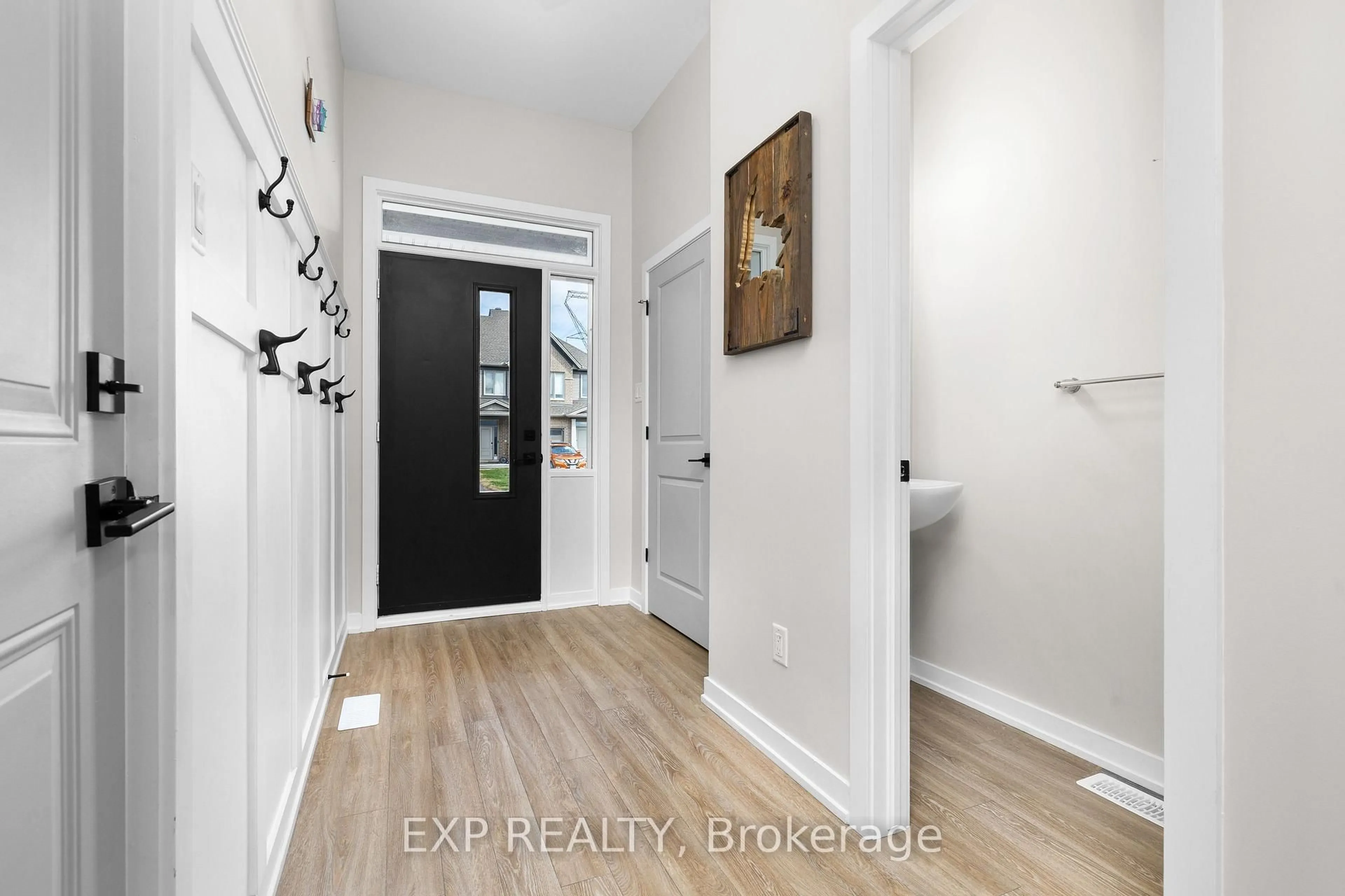 Indoor entryway for 63 Jardiniere St, Stittsville Ontario K2S 2K5