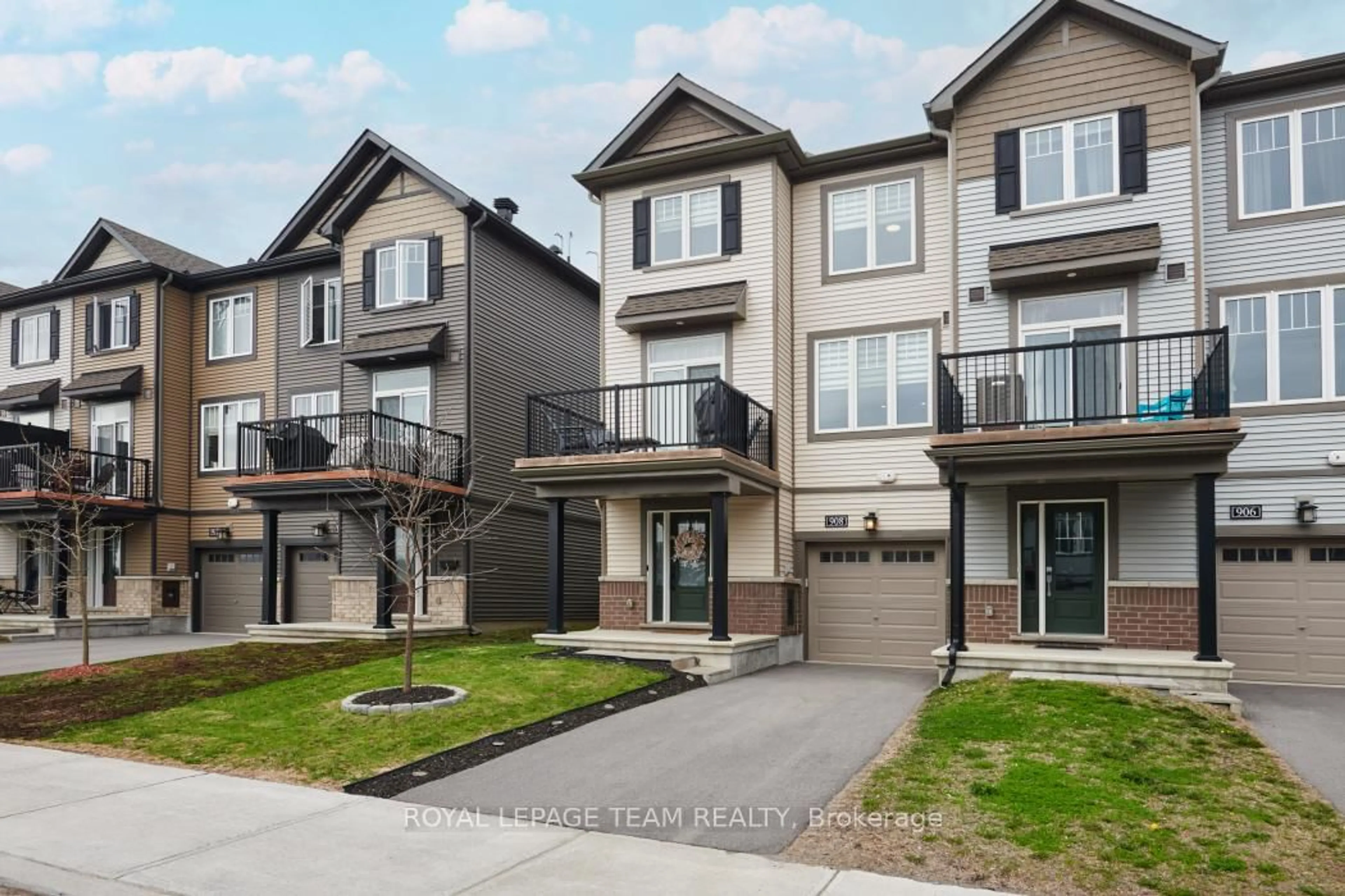 Unknown for 908 Lixnaw Crt, Ottawa Ontario K2J 6Y3