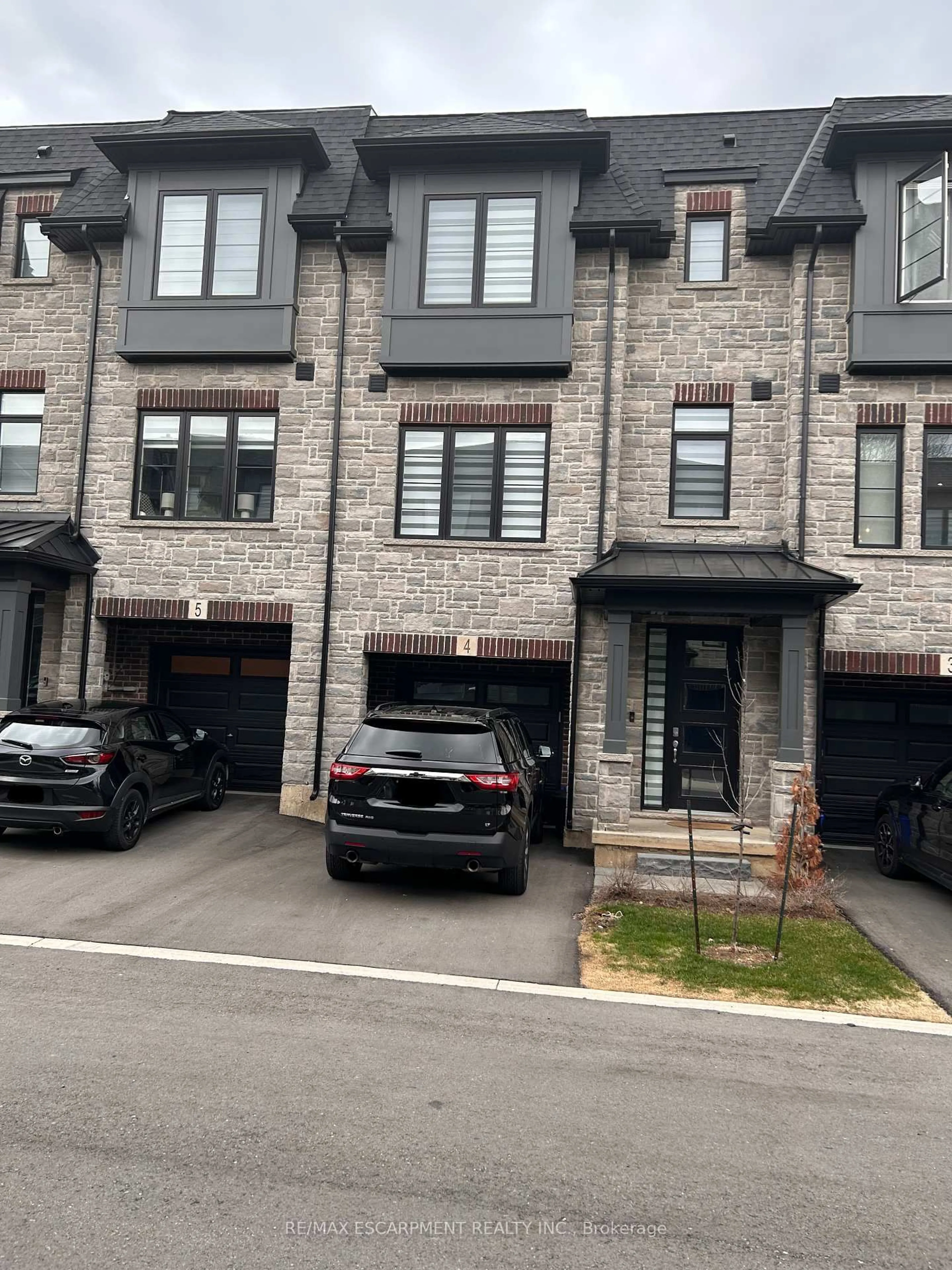 Home with brick exterior material, street for 187 Wilson St #4, Hamilton Ontario L9G 1N4