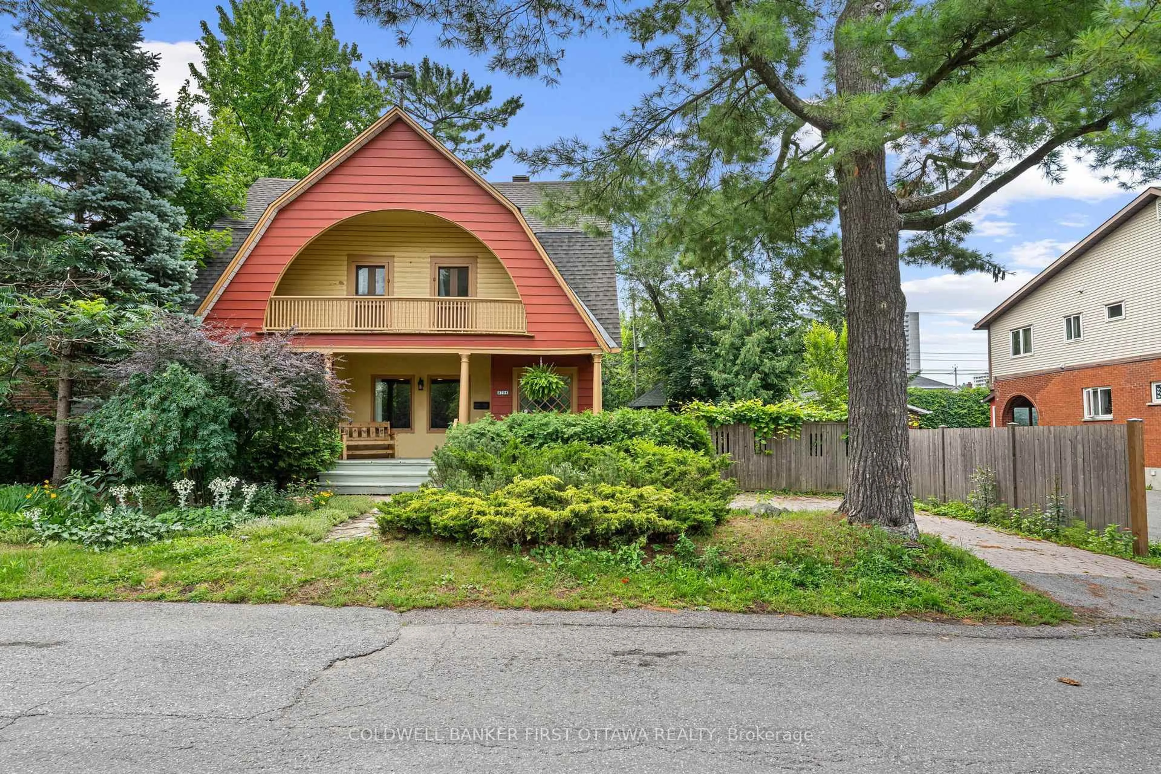 Unknown for 2704 DON St, Ottawa Ontario K2B 6Y5