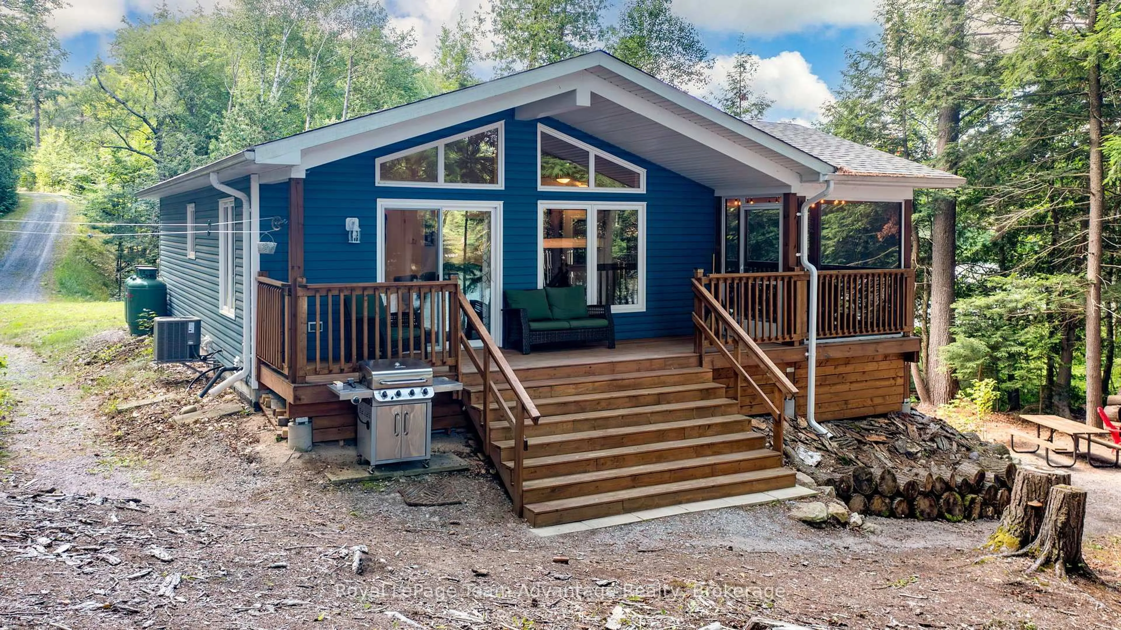 Home with vinyl exterior material, unknown for 411 Shawanaga Lake Rd, Whitestone Ontario P0A 1G0
