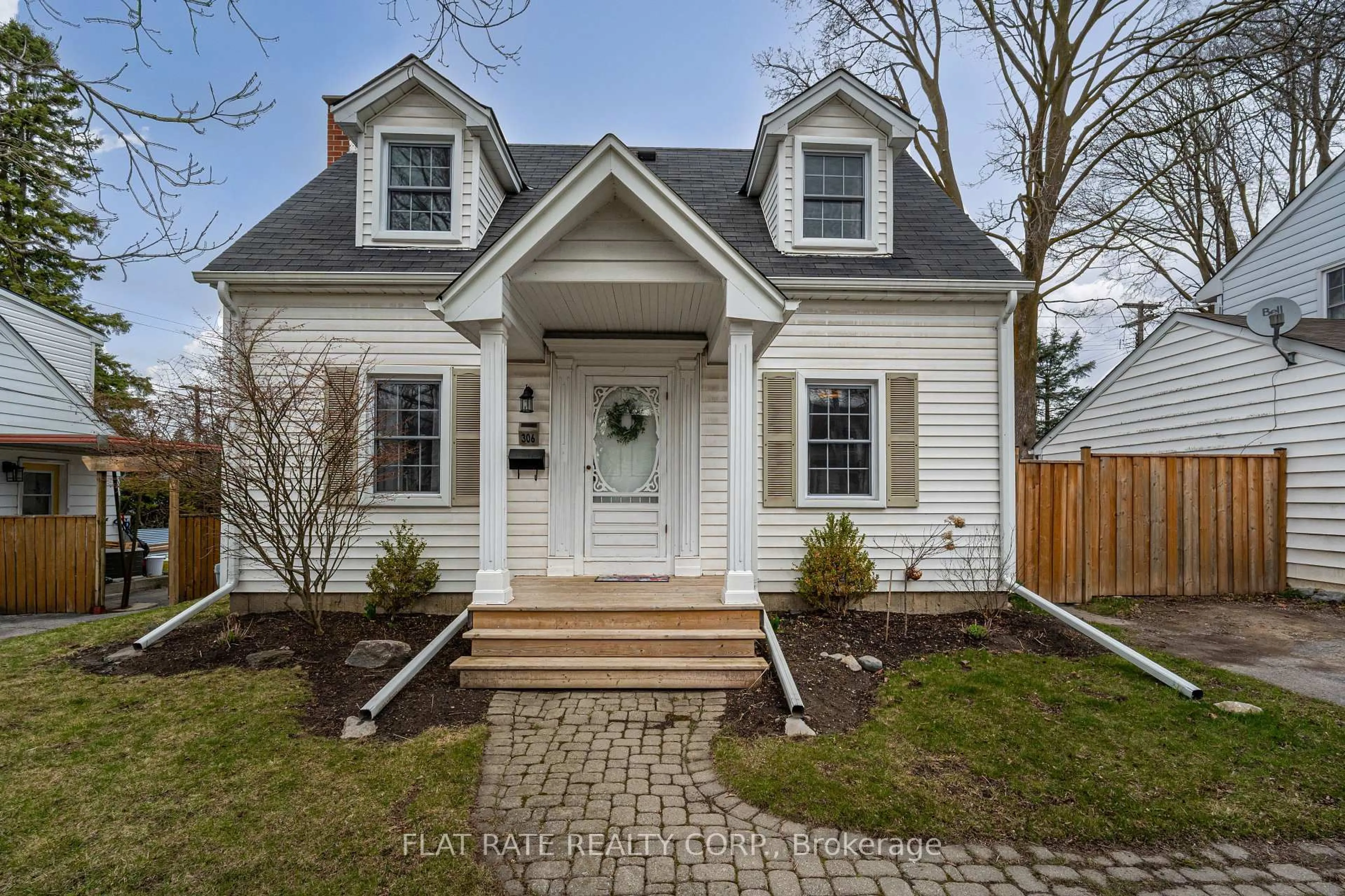 Home with vinyl exterior material, street for 306 MASON Ave, Peterborough Ontario K9H 4W5