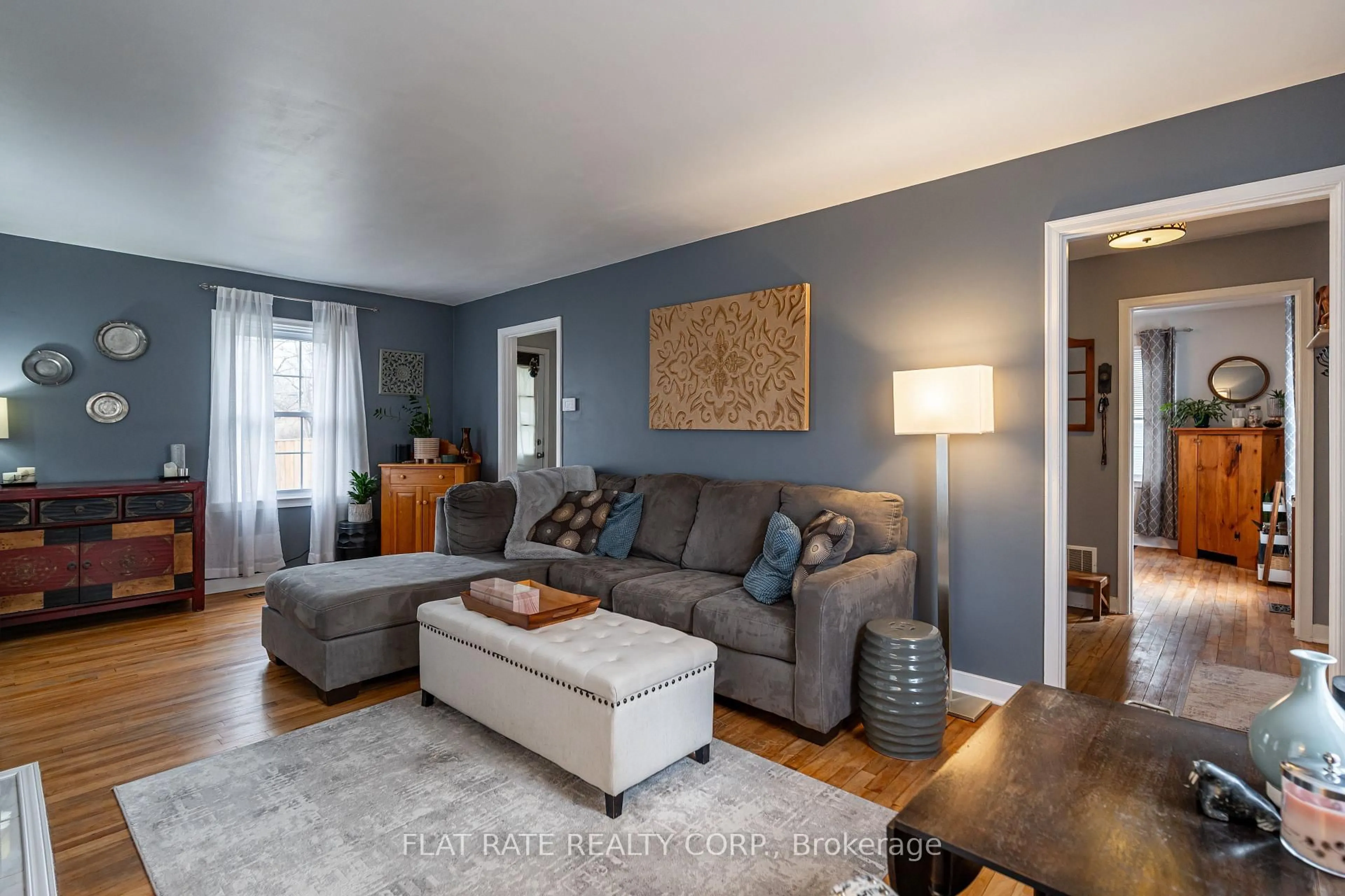 Living room with furniture, unknown for 306 MASON Ave, Peterborough Ontario K9H 4W5