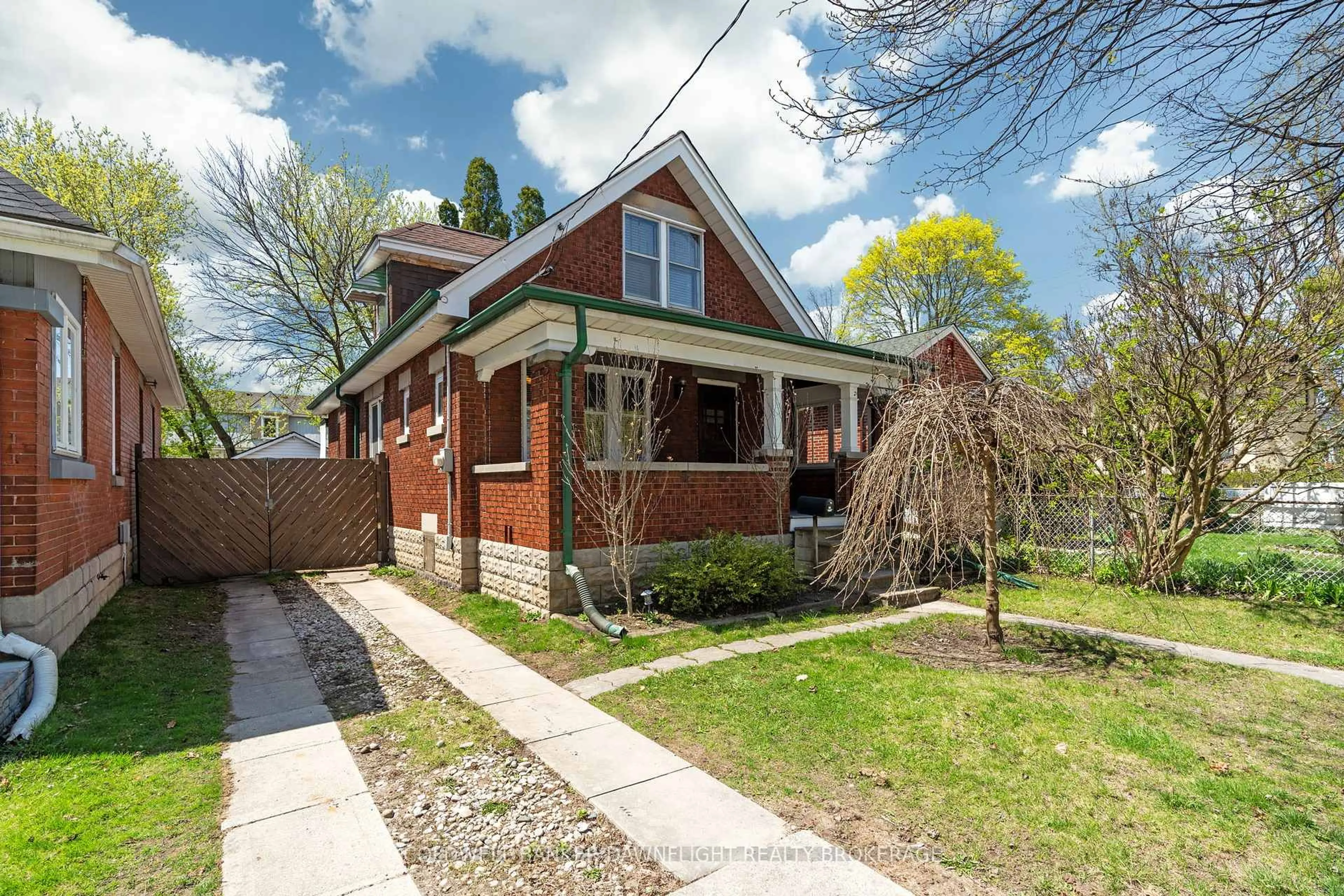 Home with brick exterior material, street for 343 Oakland Ave, London East Ontario N5W 4J7