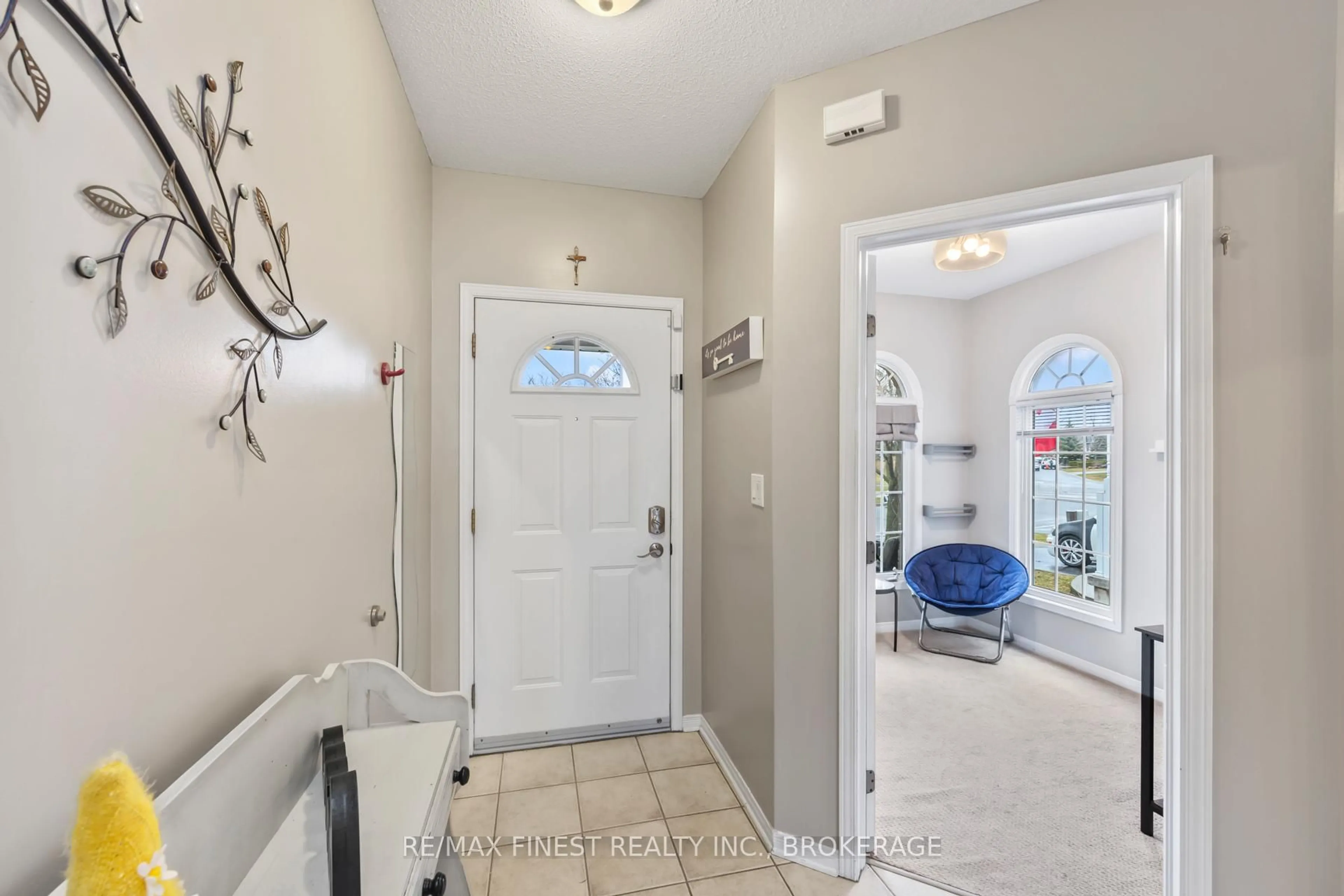 Indoor entryway for 294 Quarry Pond Crt, Kingston Ontario K7K 7L6