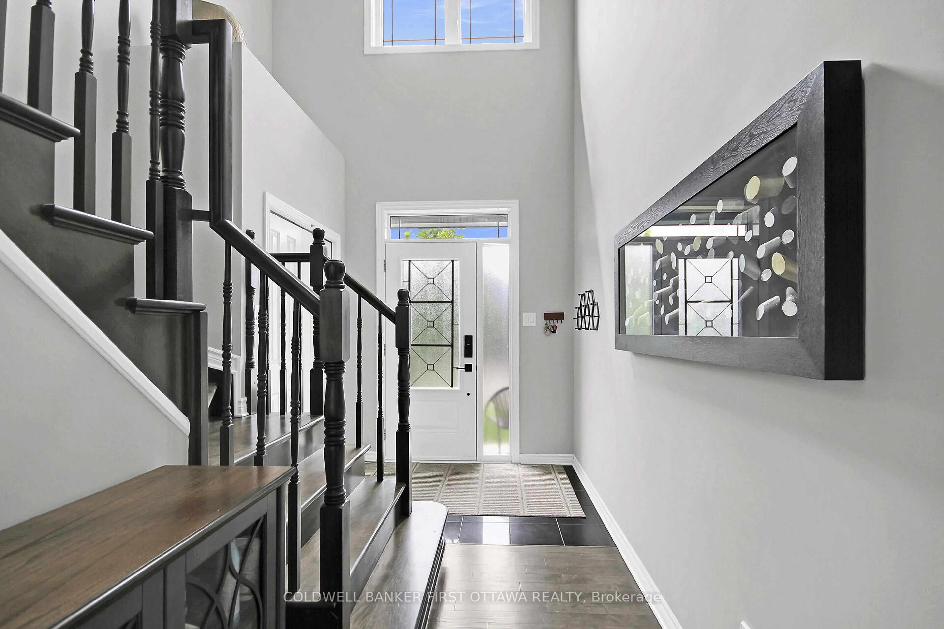 Indoor entryway for 171 Loreka Crt, Ottawa Ontario K2S 0N3
