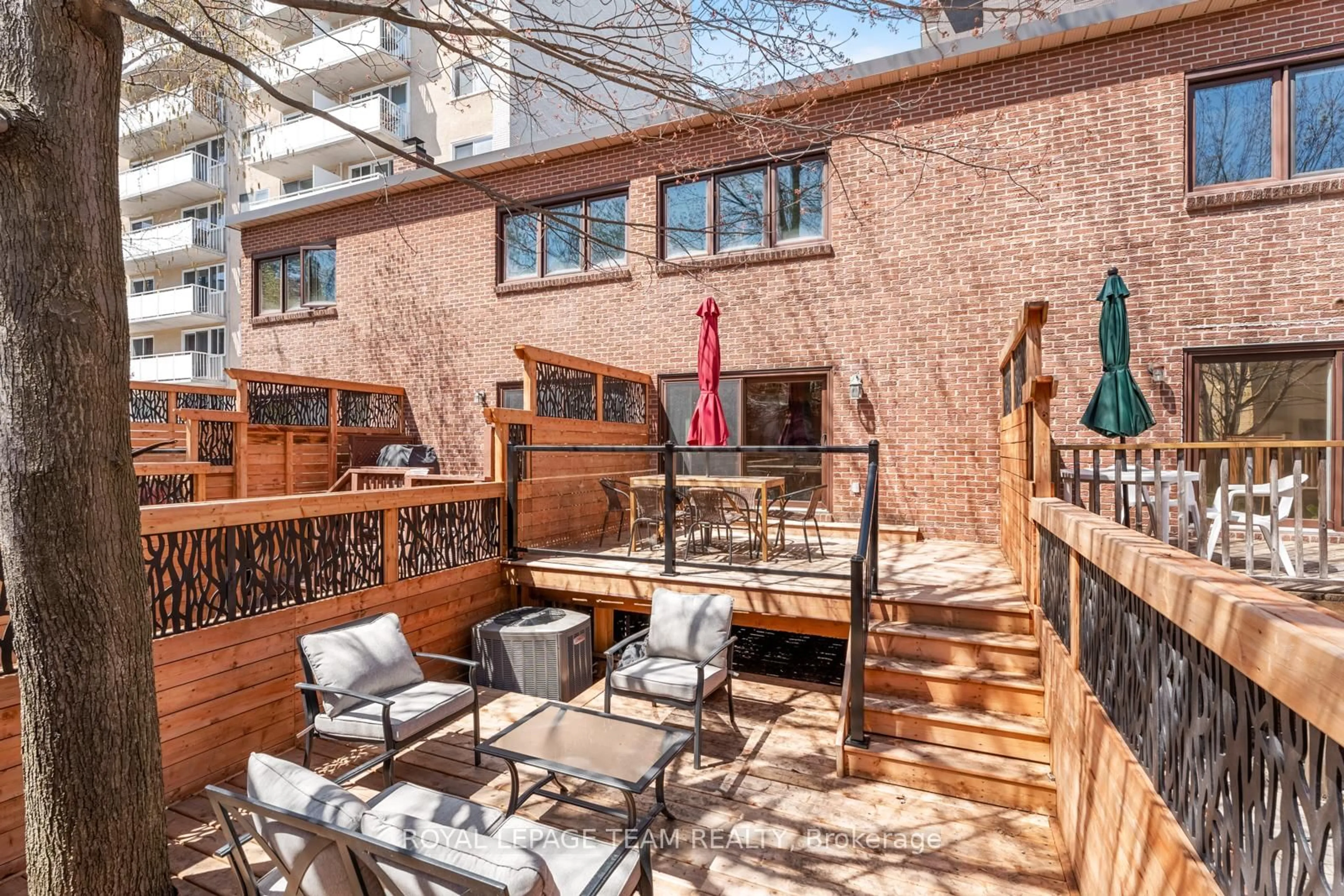 Patio, street for 74 Somerset St #2, Ottawa Ontario K2P 0H5