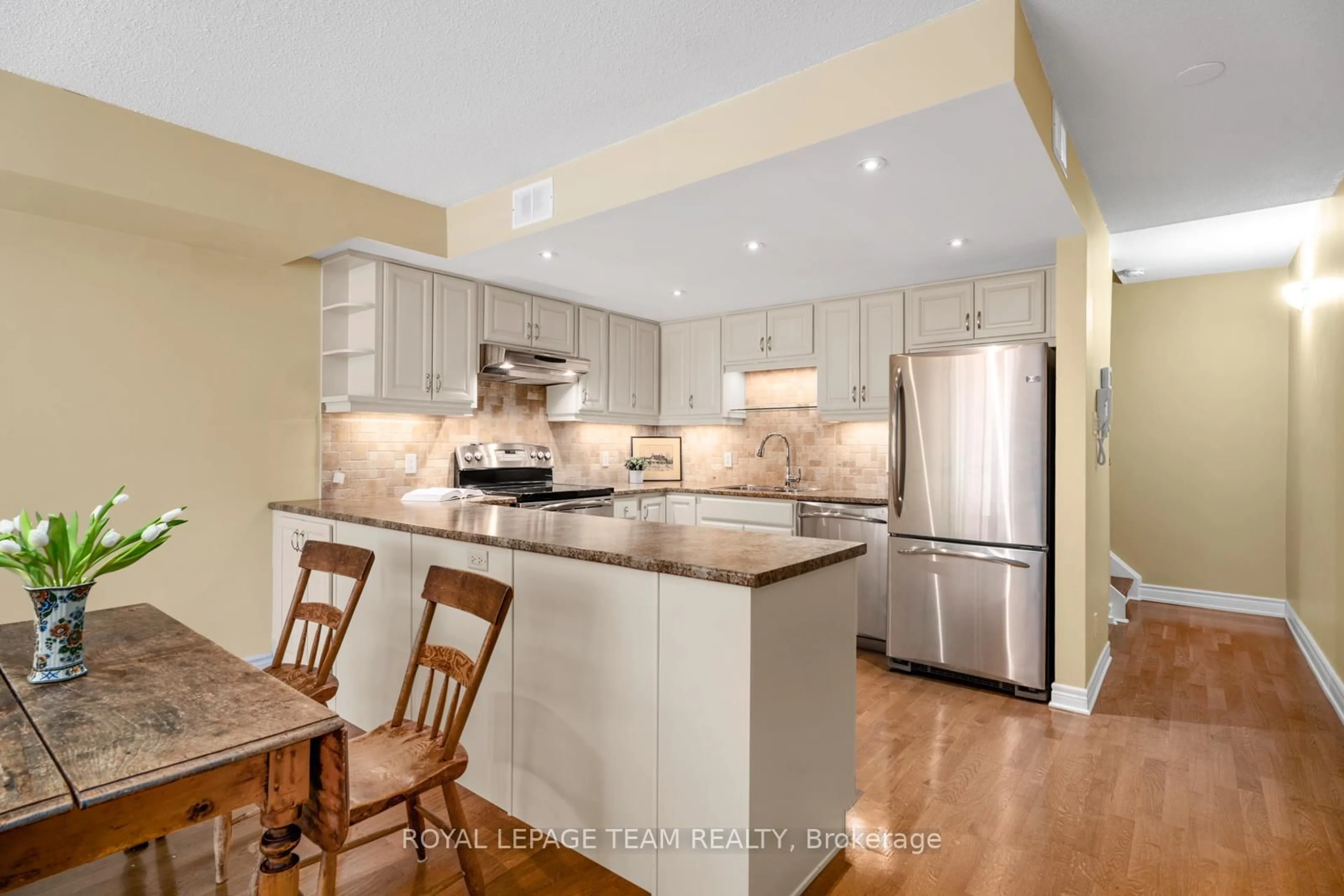 Open concept kitchen, unknown for 74 Somerset St #2, Ottawa Ontario K2P 0H5