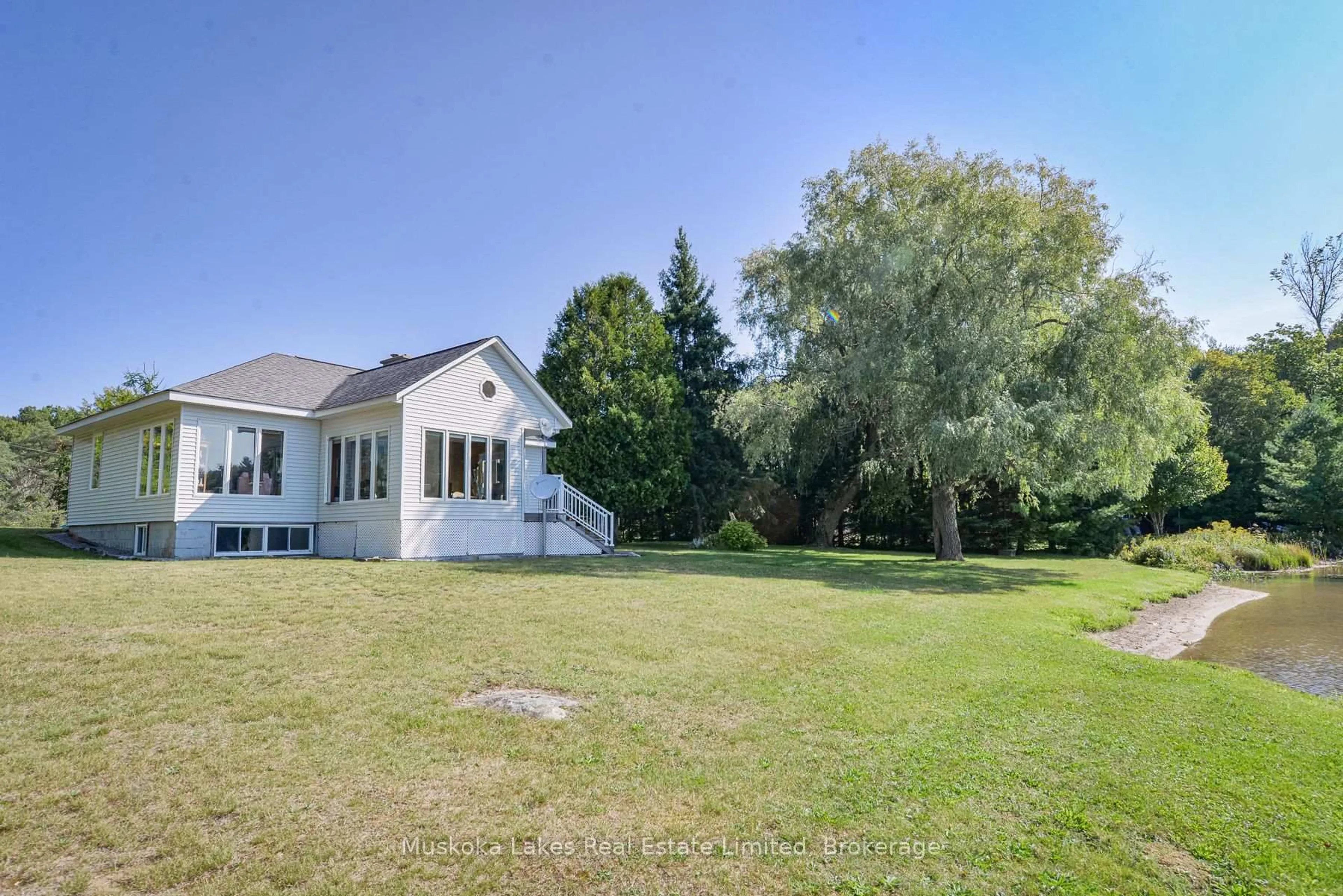 A pic from outside/outdoor area/front of a property/back of a property/a pic from drone, unknown for 93 Steeles Rd, Seguin Ontario P0C 1J0