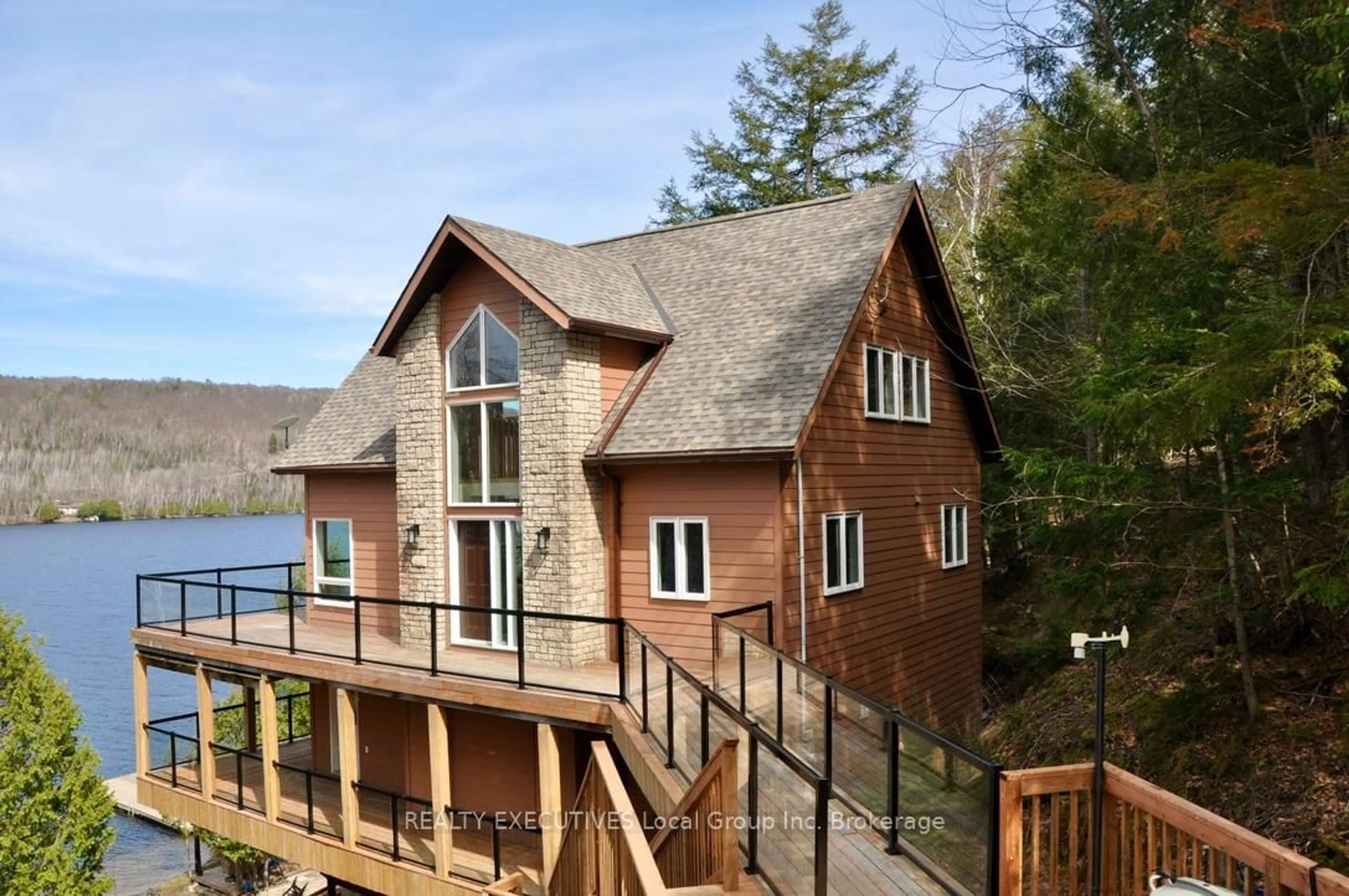 Home with brick exterior material, water/lake/river/ocean view for 400C Shorewood Rd, North Bay Ontario P1B 8G4