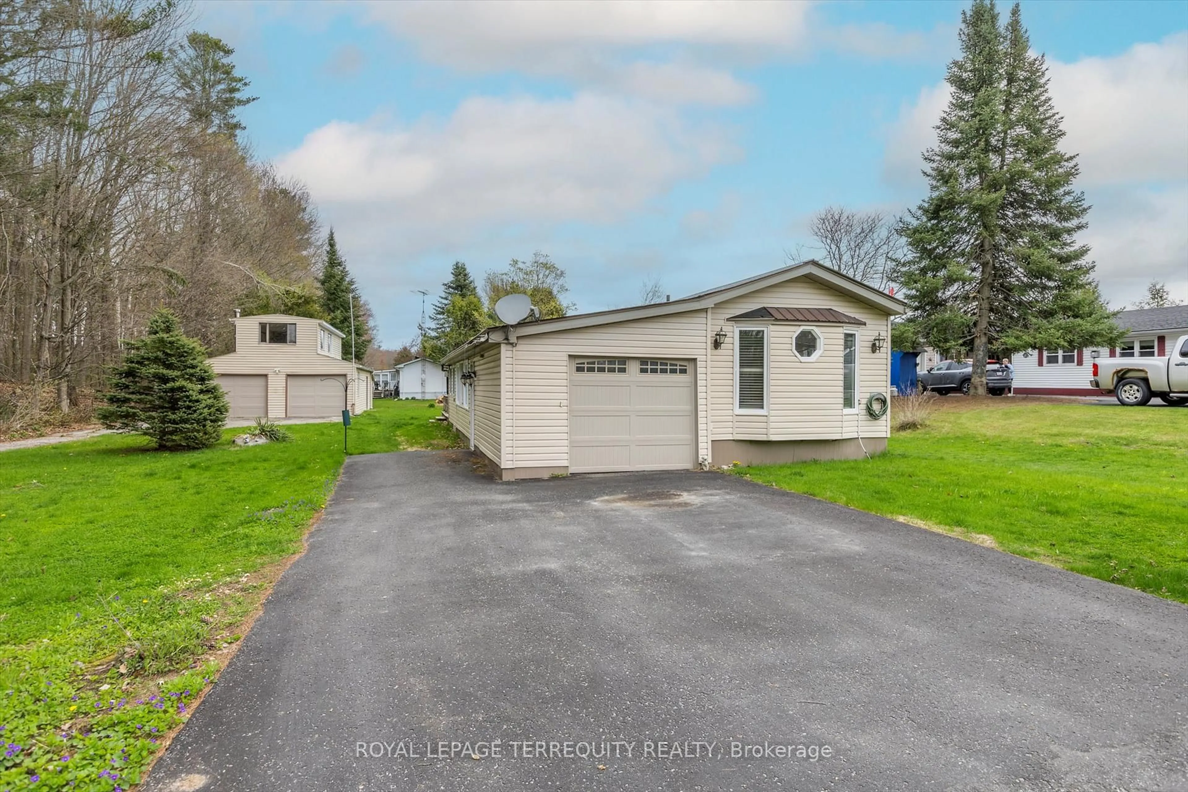 A pic from outside/outdoor area/front of a property/back of a property/a pic from drone, street for 65 Chandos St, Havelock-Belmont-Methuen Ontario K0L 1Z0