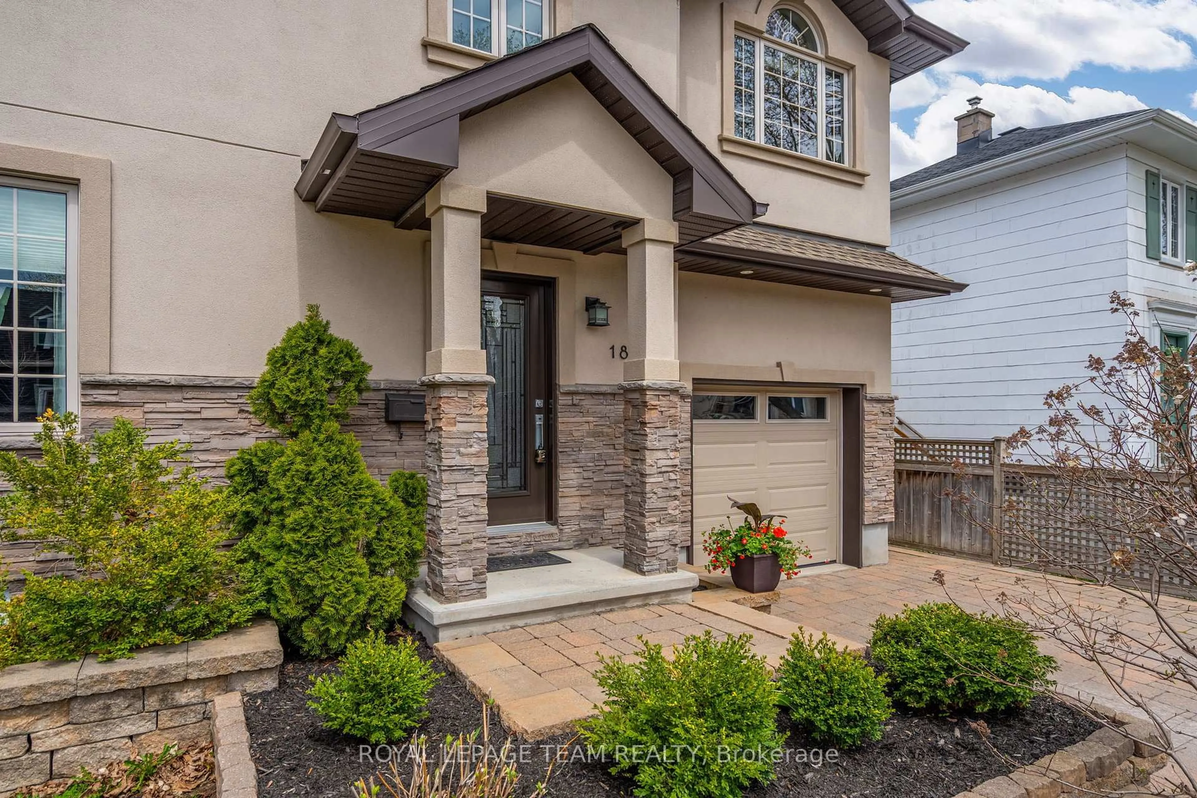 Home with brick exterior material, street for 187 Dovercourt Ave, Ottawa Ontario K1Z 7H3
