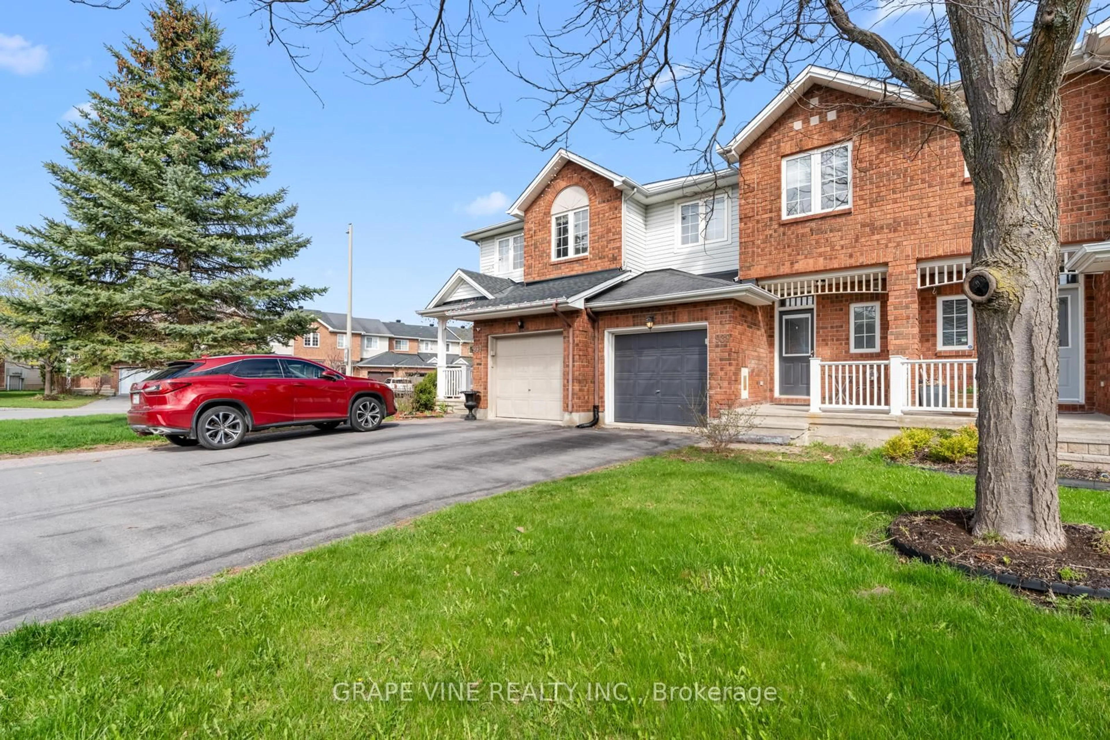 Home with brick exterior material, street for 939 Lucille Way, Ottawa Ontario K4A 4H9