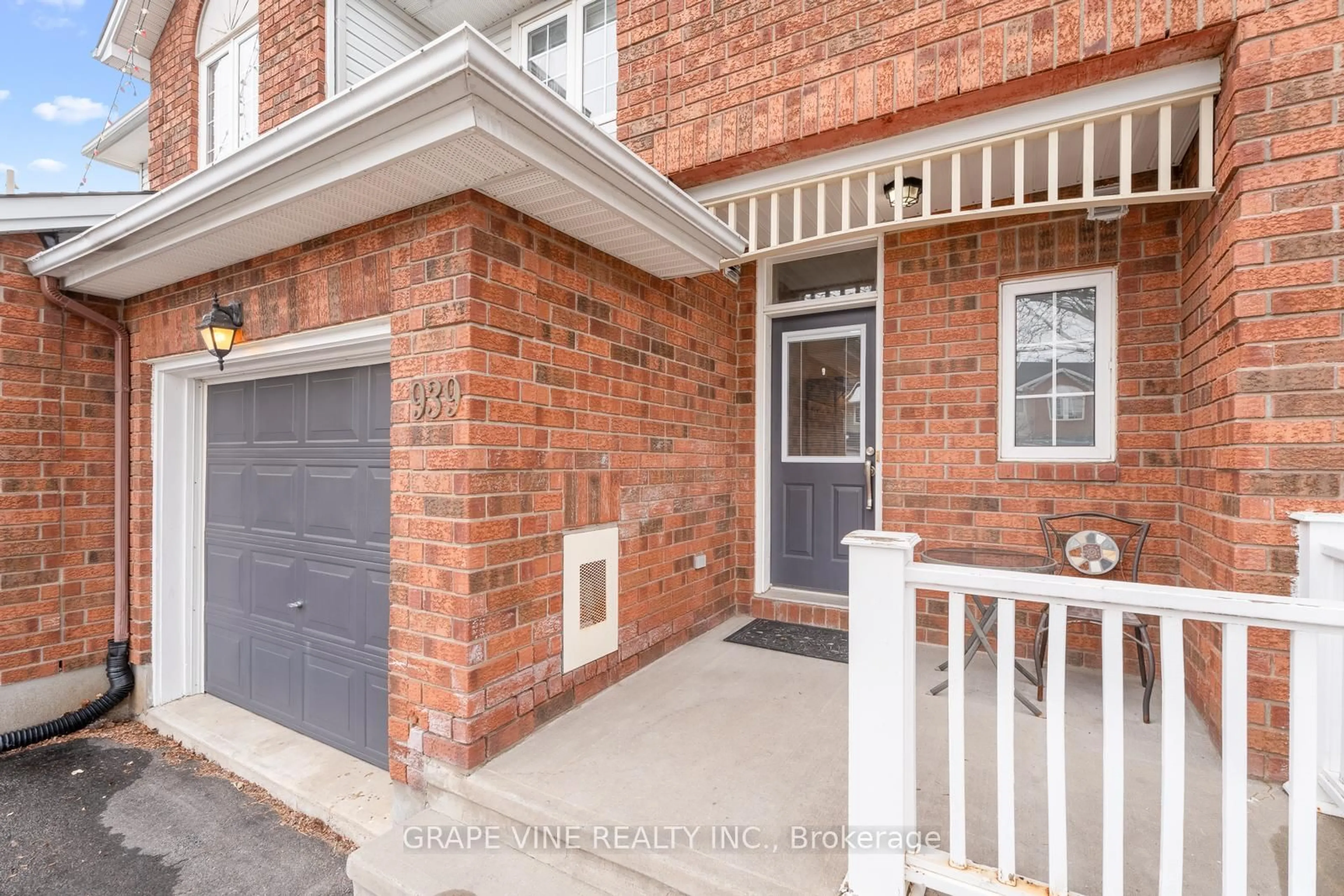 Home with brick exterior material, street for 939 Lucille Way, Ottawa Ontario K4A 4H9