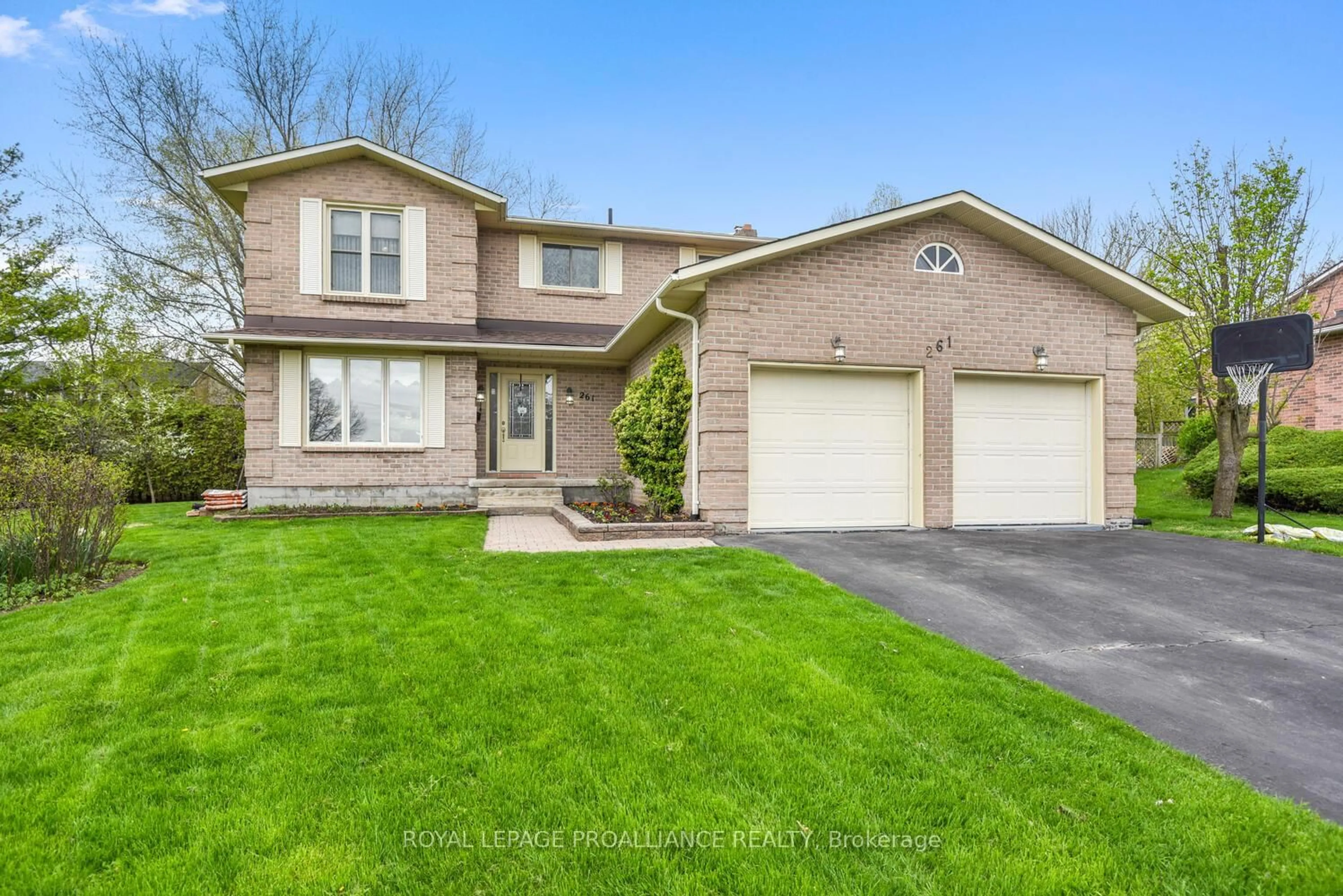 Unknown for 261 Col Douglas Cres Cres, Brockville Ontario K6V 6V8