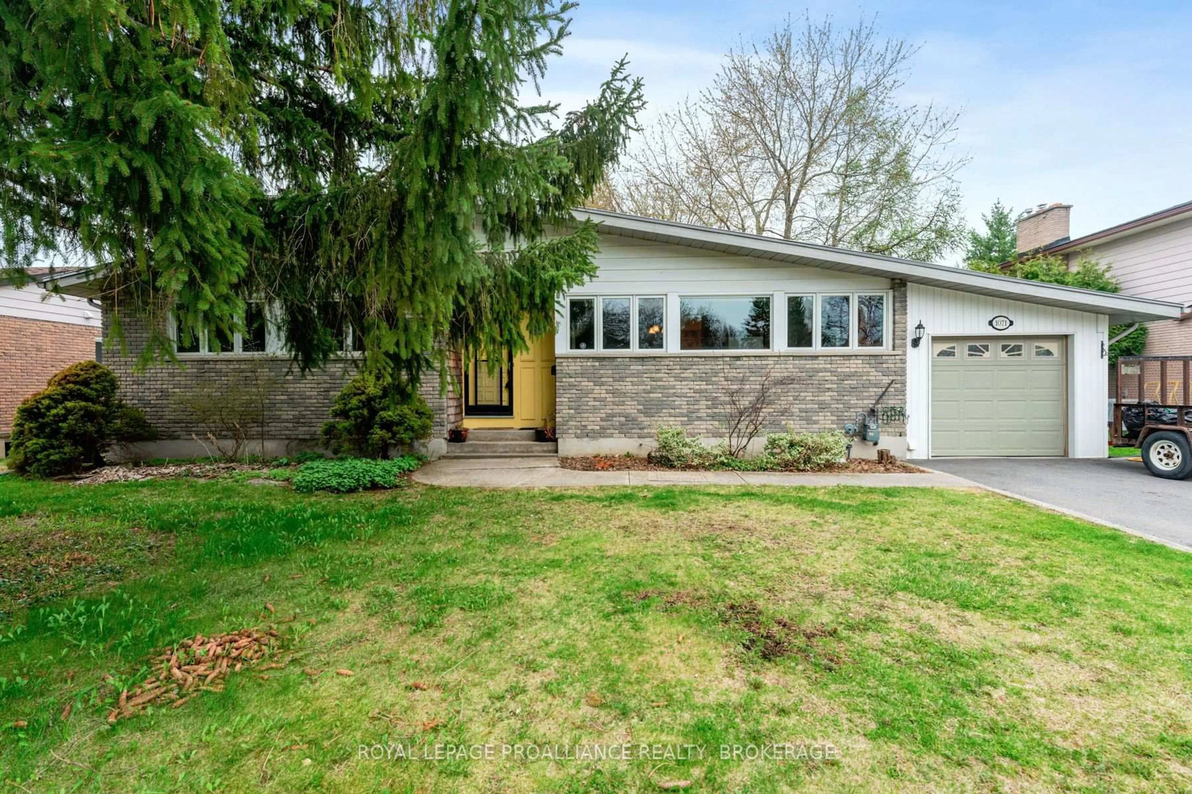 Home with brick exterior material, street for 1071 Lincoln Dr, Kingston Ontario K7M 4Z3