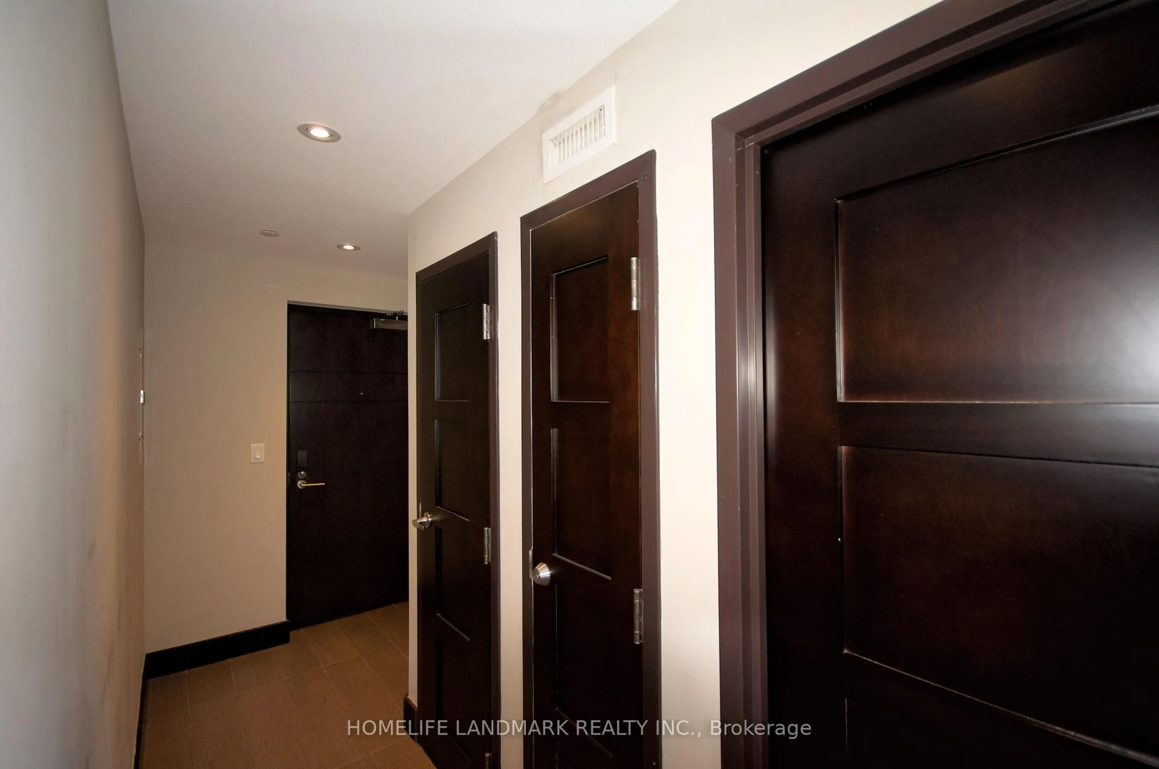 Indoor foyer for 1235 Richmond St #1503, London East Ontario N6A 0C1