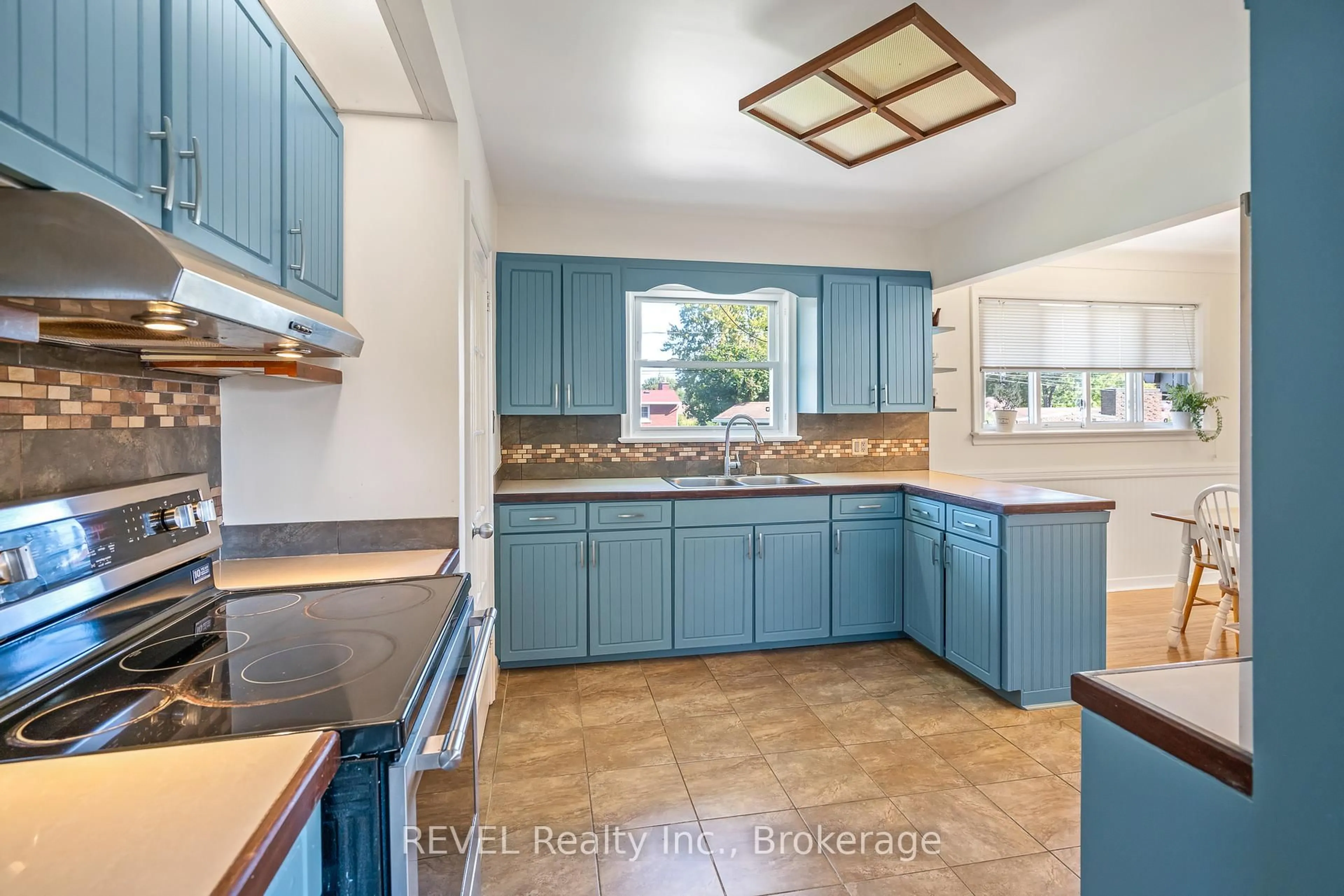 Unknown for 20 SPRINGHEAD Gdns, Welland Ontario L3C 5A8