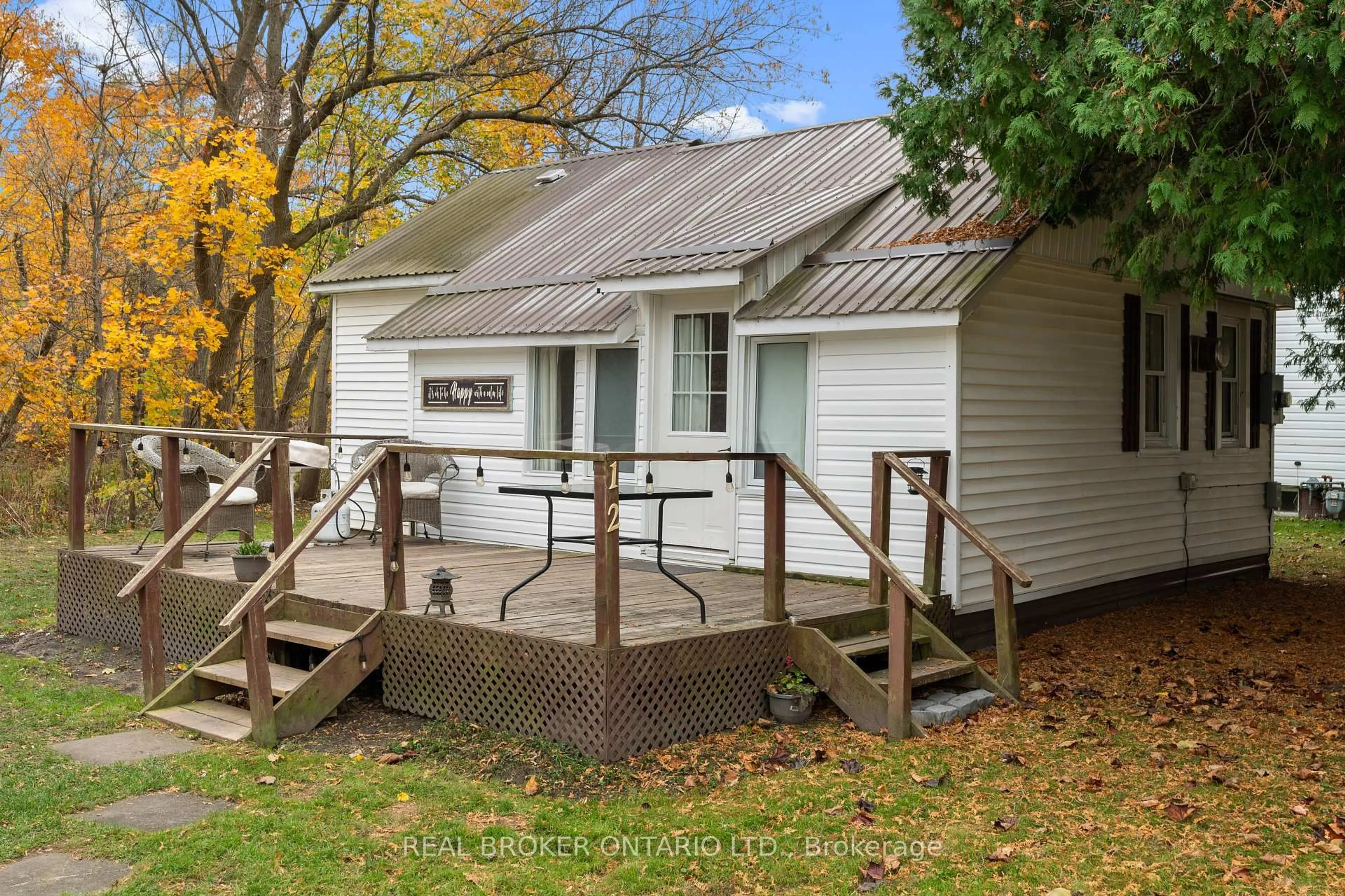 Patio, unknown for 12 Bloomer St, Tillsonburg Ontario N4G 2L9