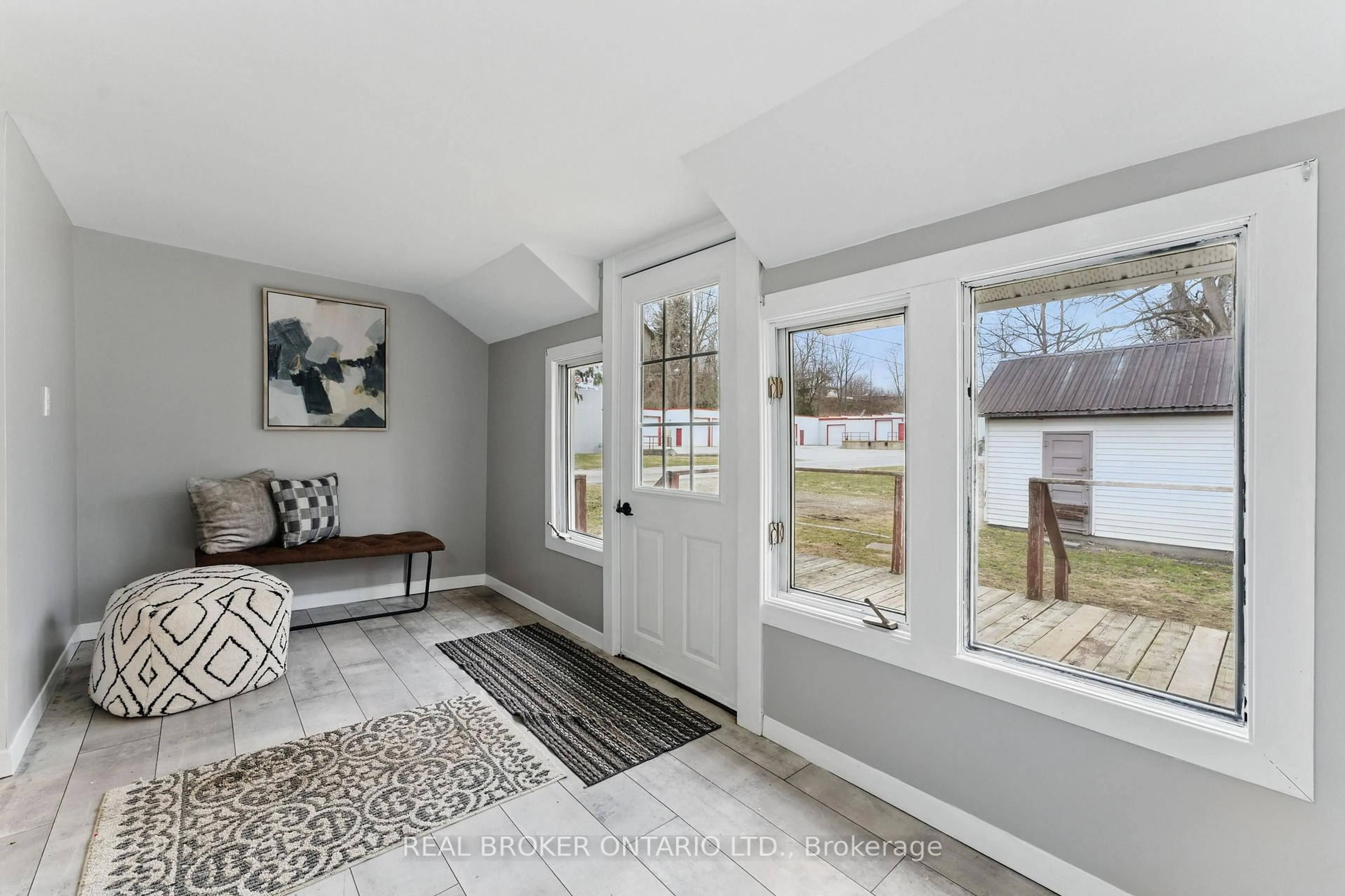 Indoor entryway for 12 Bloomer St, Tillsonburg Ontario N4G 2L9