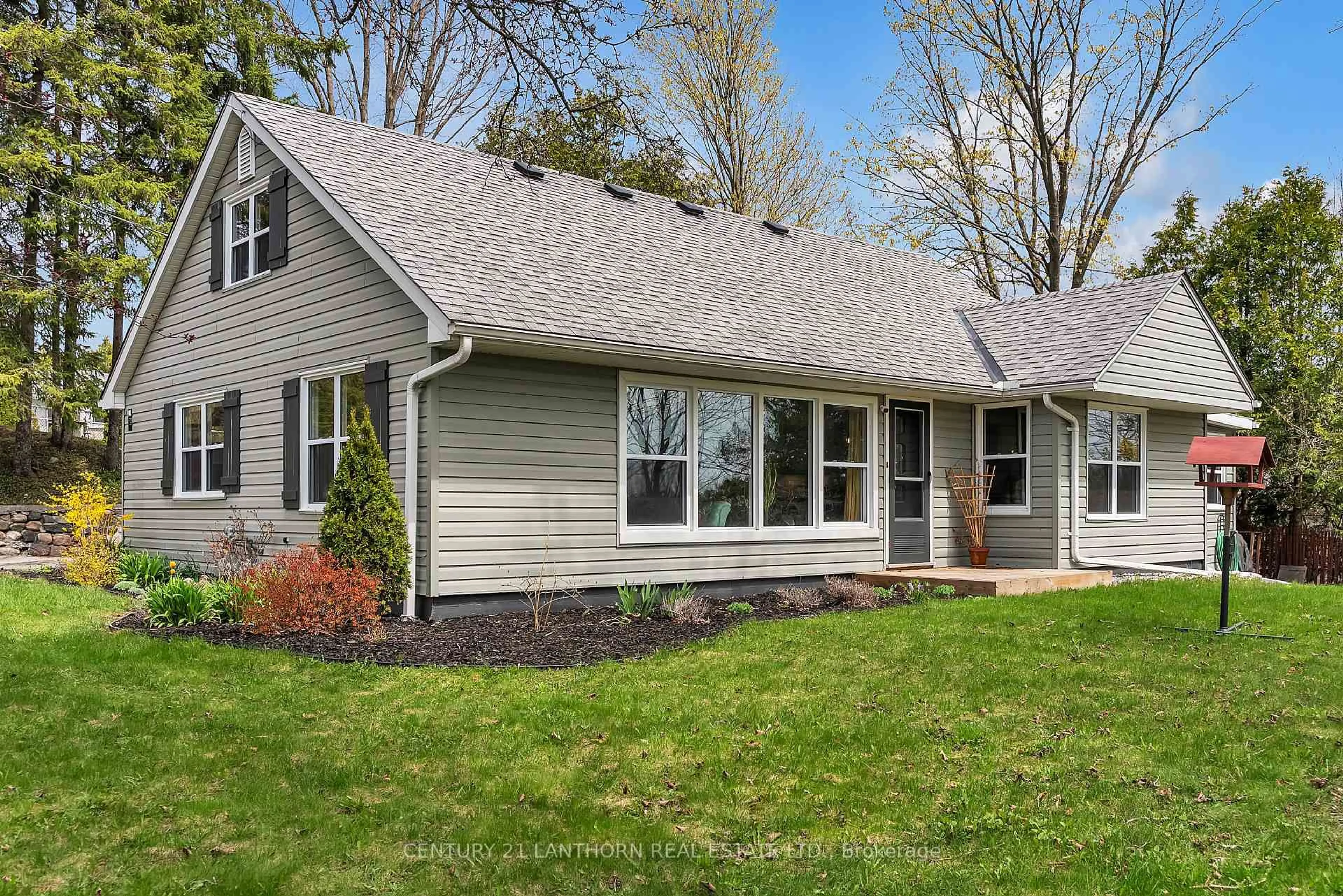 Home with vinyl exterior material, street for 93 Young St, Brighton Ontario K0K 1H0