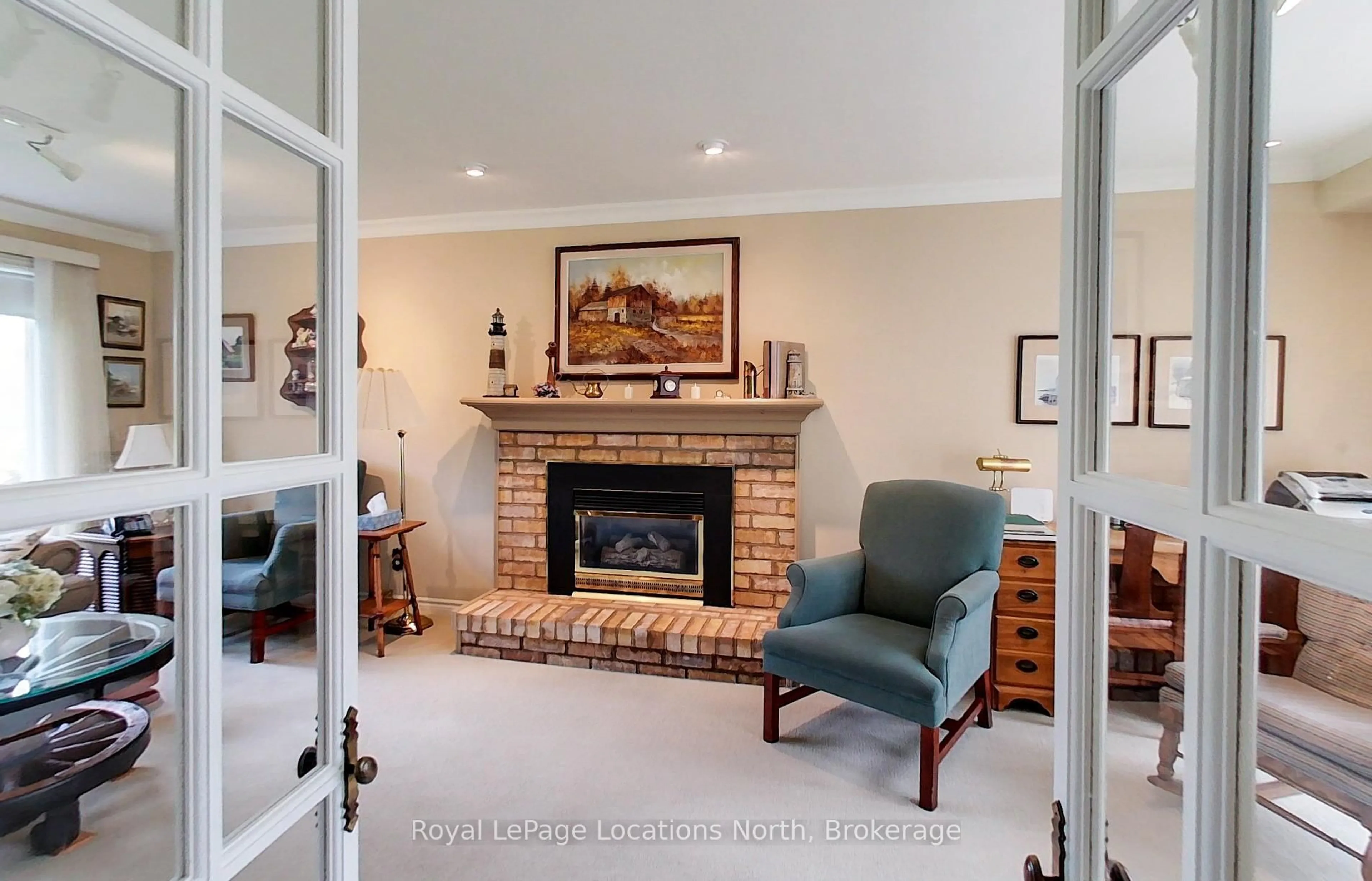 Living room with furniture, ceramic/tile floor for 256 Union St, Meaford Ontario N4L 1E7