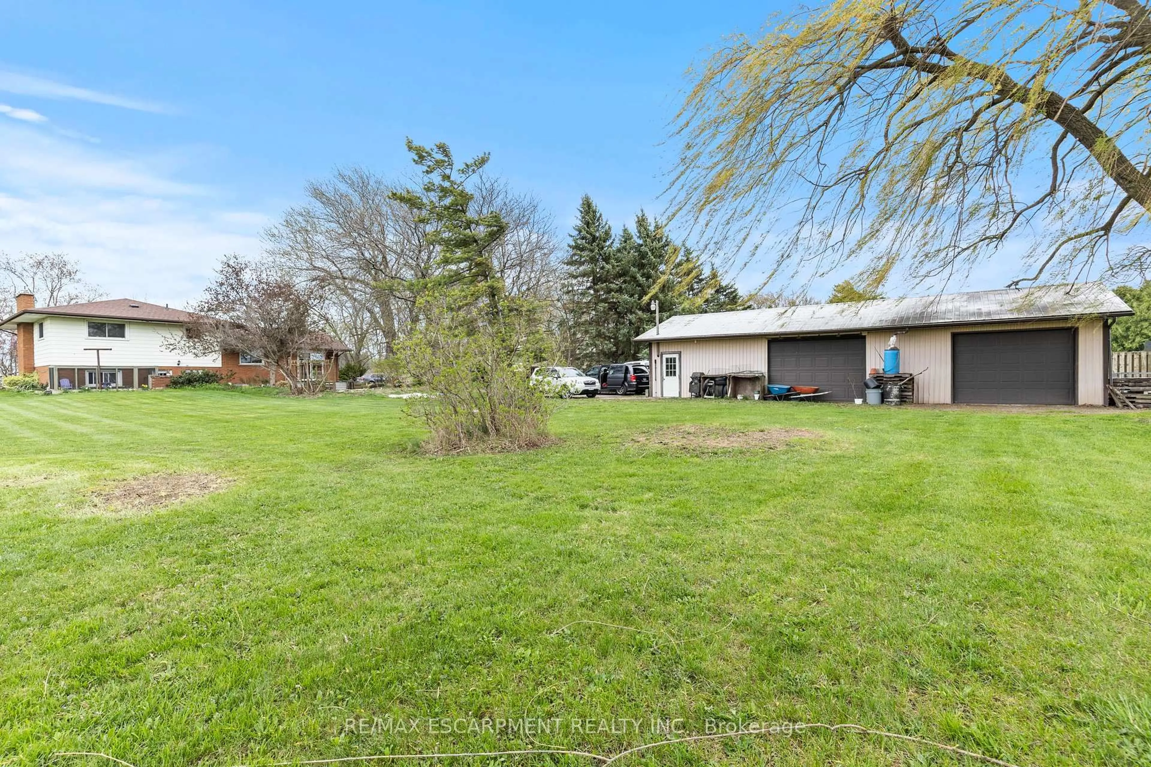 A pic from outside/outdoor area/front of a property/back of a property/a pic from drone, water/lake/river/ocean view for 488 Townline Rd, Niagara-on-the-Lake Ontario L0S 1J0