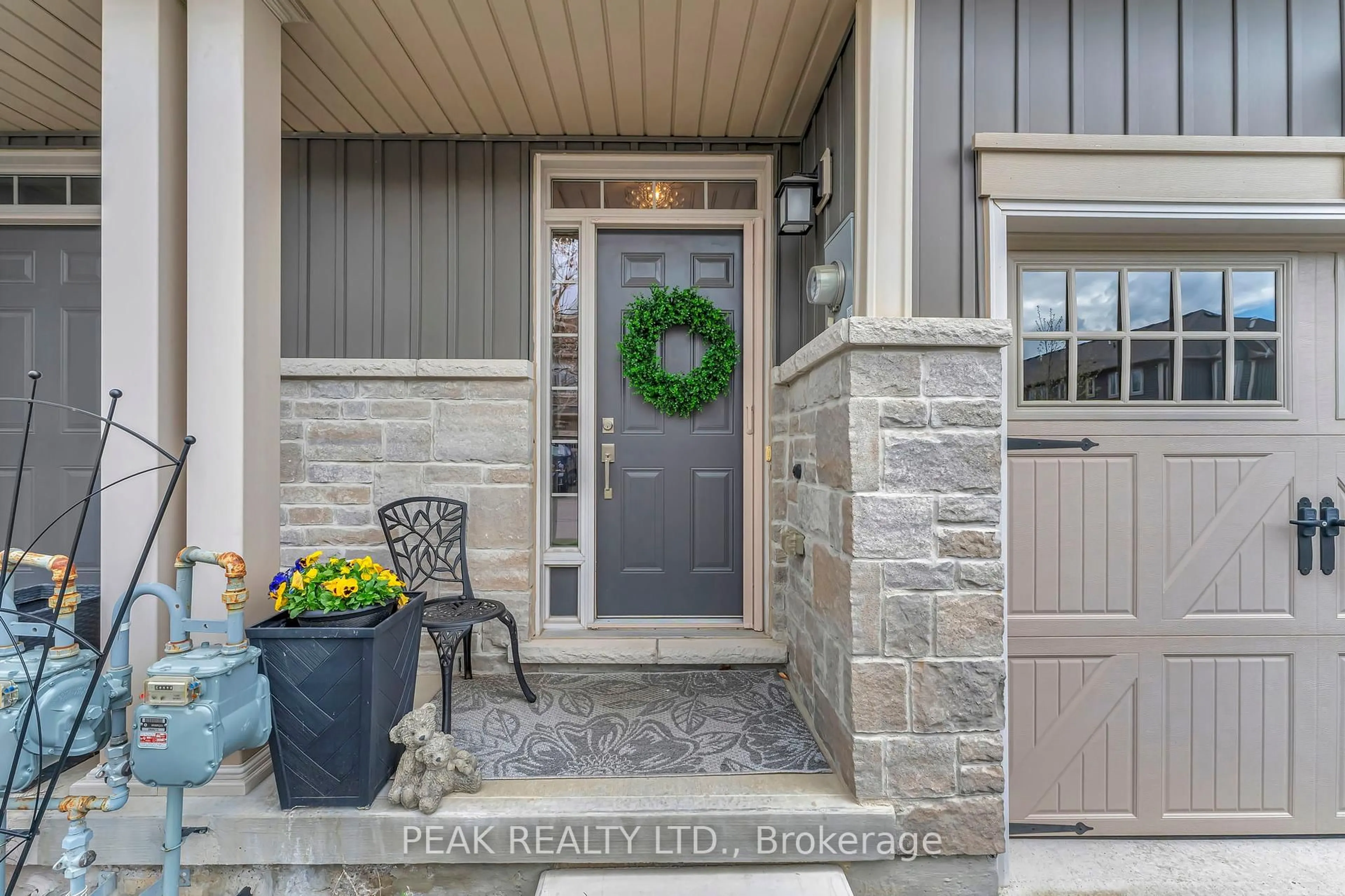 Indoor entryway for 80 Willow St #33, Brant Ontario N3L 2K6
