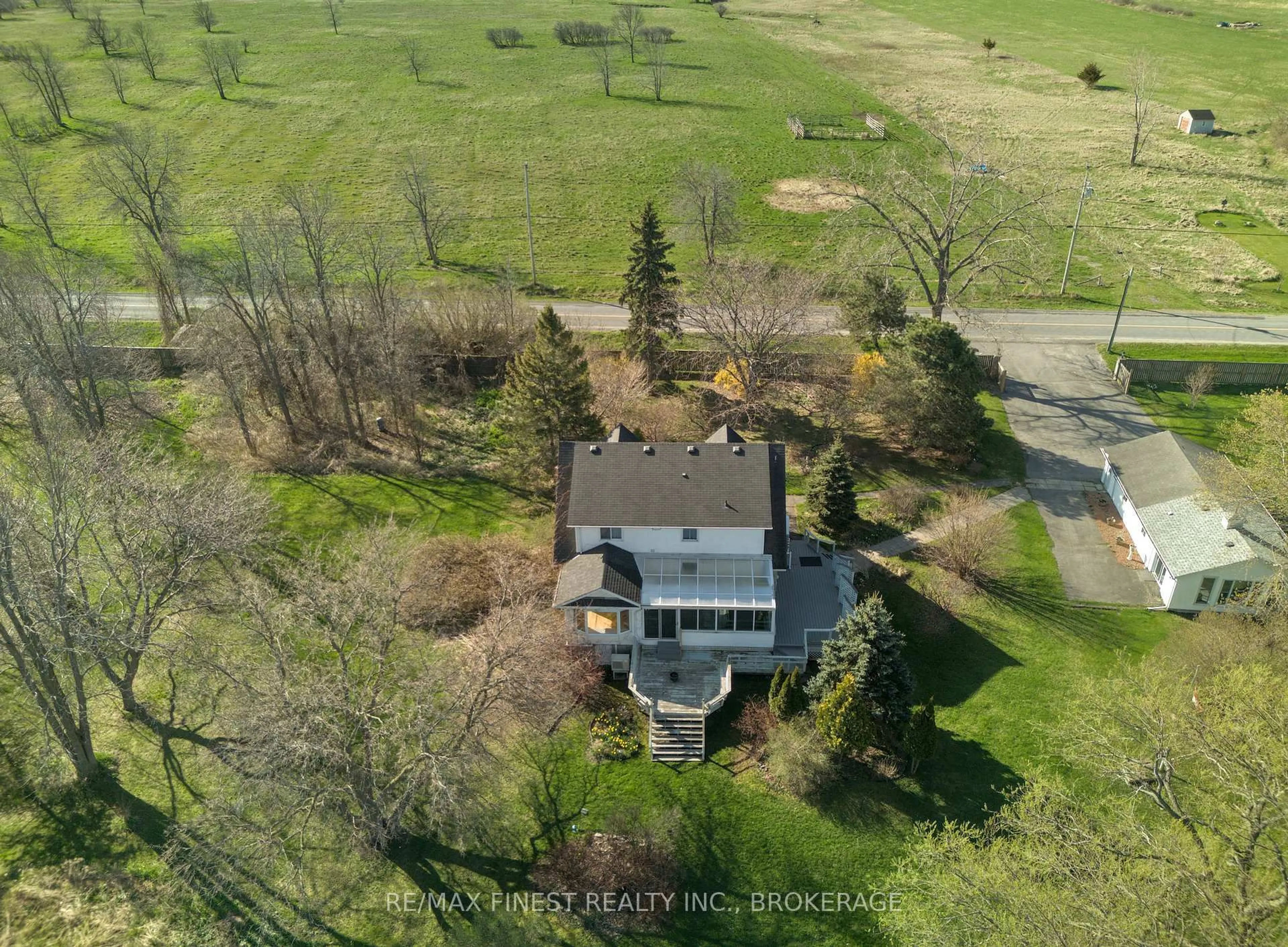A pic from outside/outdoor area/front of a property/back of a property/a pic from drone, unknown for 9820 Front Rd, Stella Ontario K0H 2S0