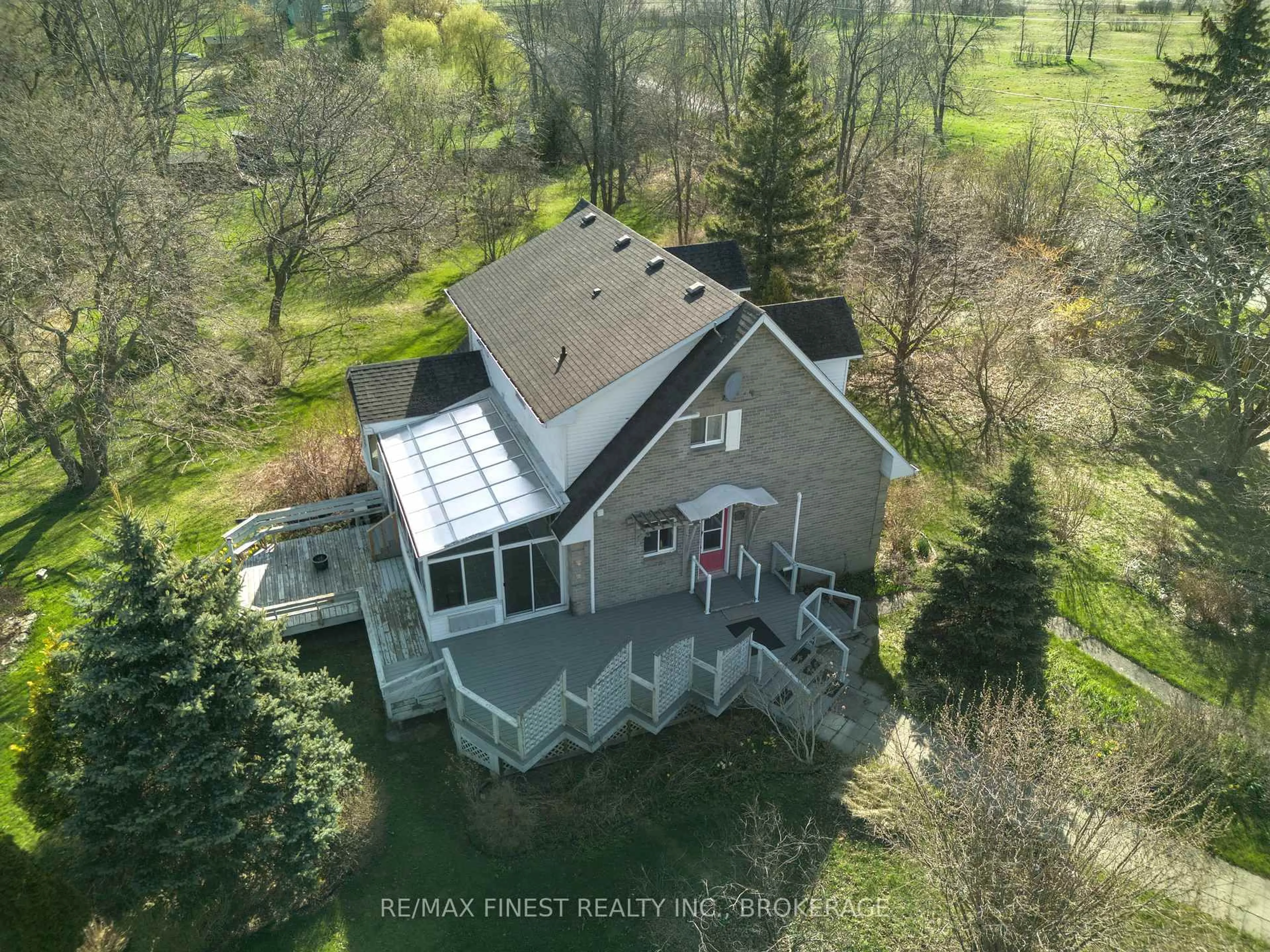 A pic from outside/outdoor area/front of a property/back of a property/a pic from drone, water/lake/river/ocean view for 9820 Front Rd, Stella Ontario K0H 2S0