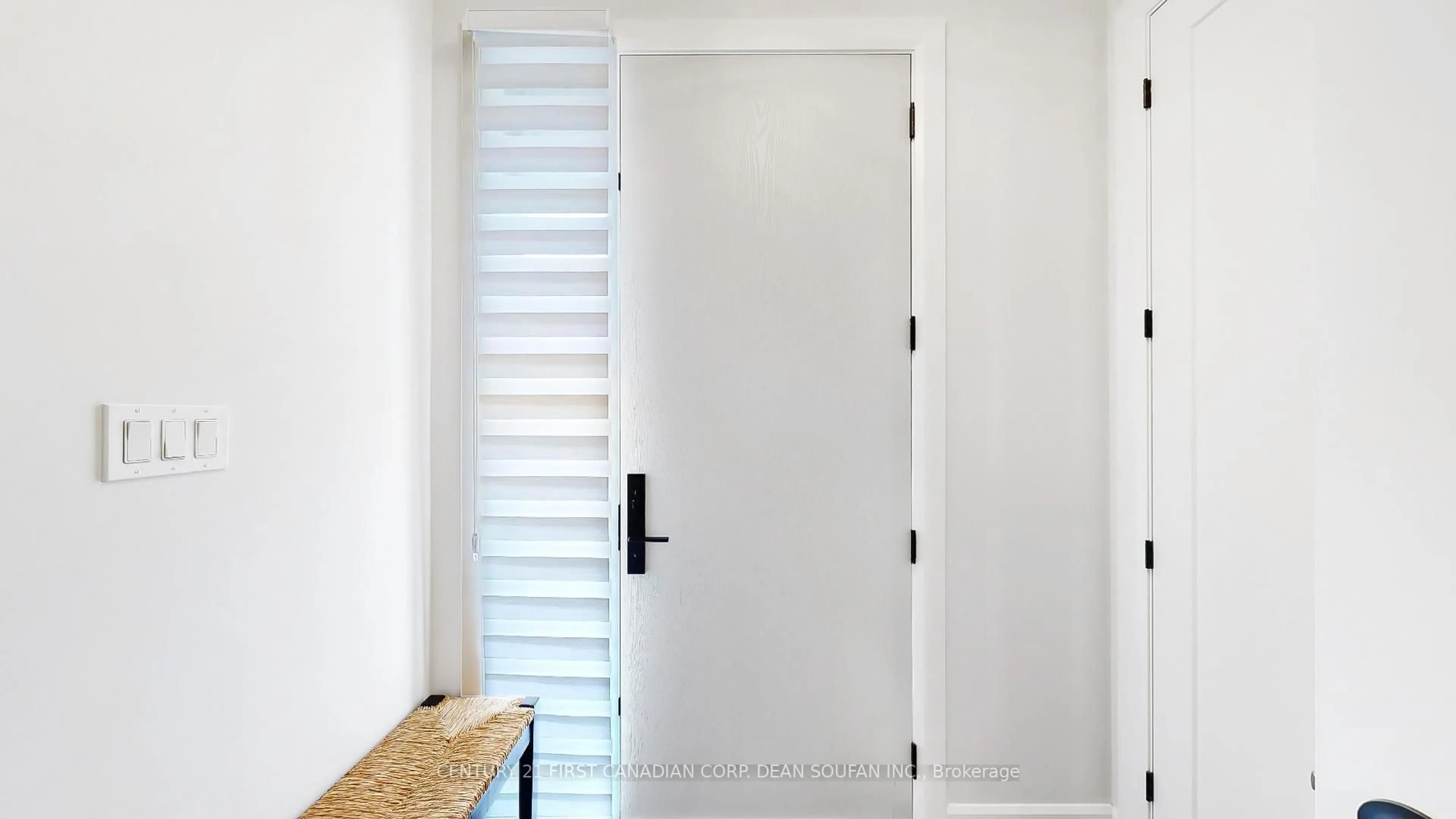 Indoor entryway for 175 DOAN Dr #107, Middlesex Centre Ontario N0L 1R0