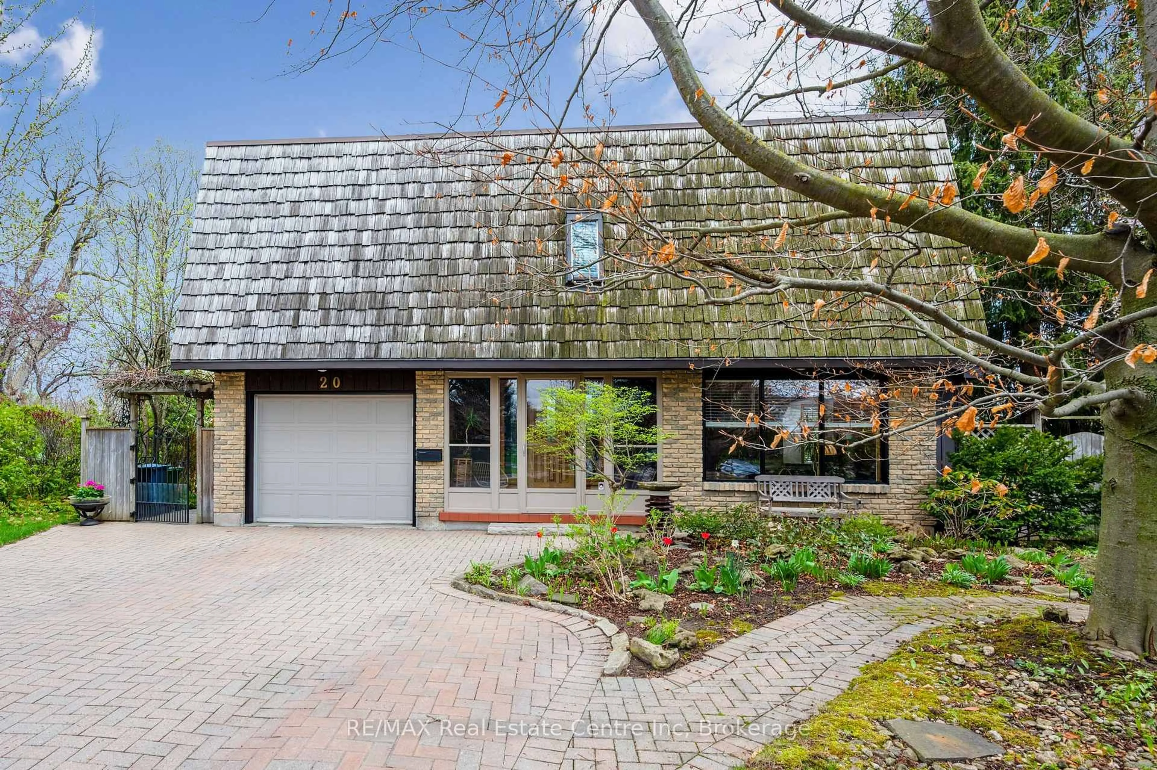 Home with brick exterior material, street for 20 Lisa Lane, Guelph Ontario N1H 7H7