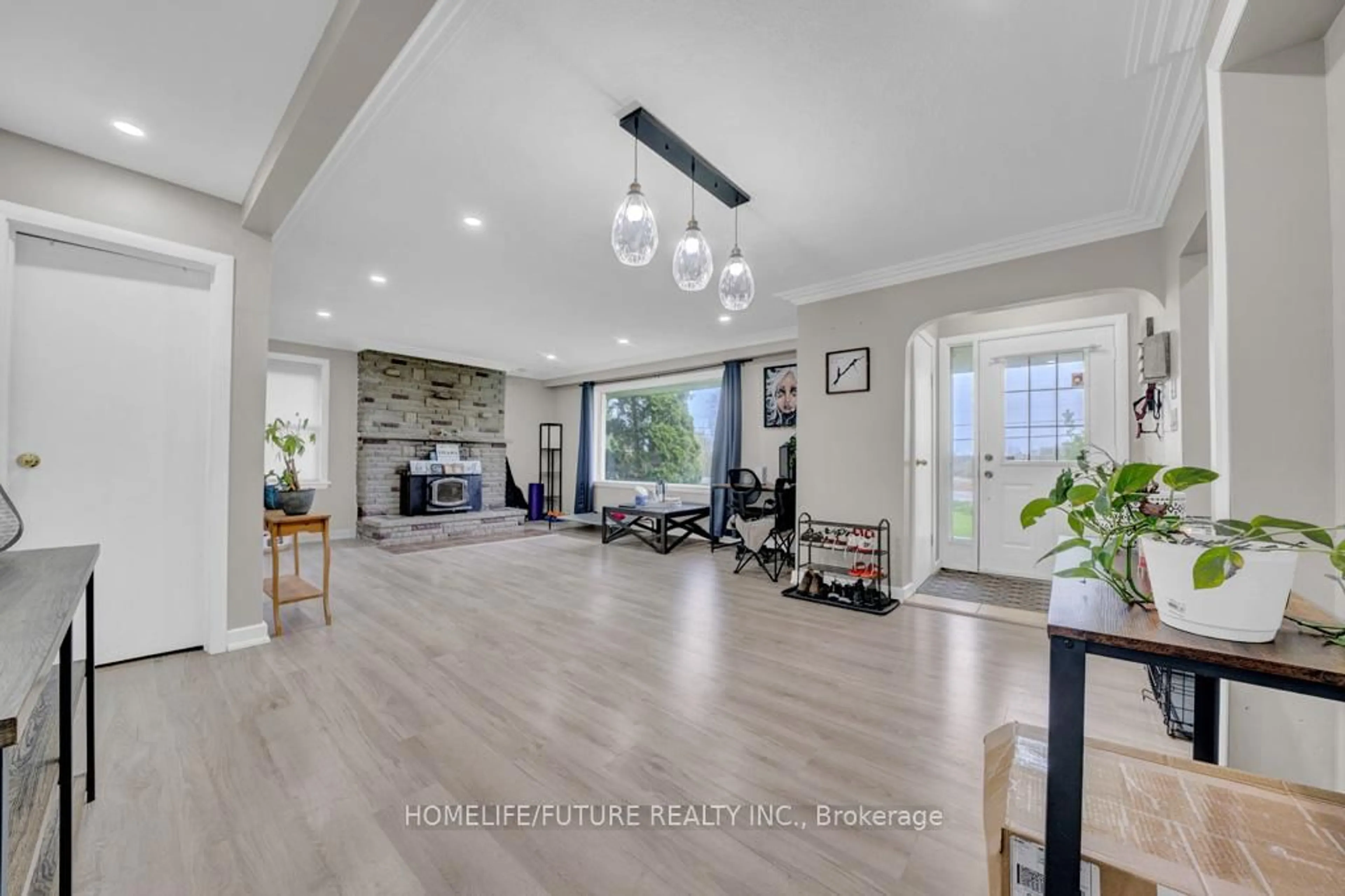 Indoor entryway for 4045 Hwy 35 N/A, Kawartha Lakes Ontario K0M 1G0
