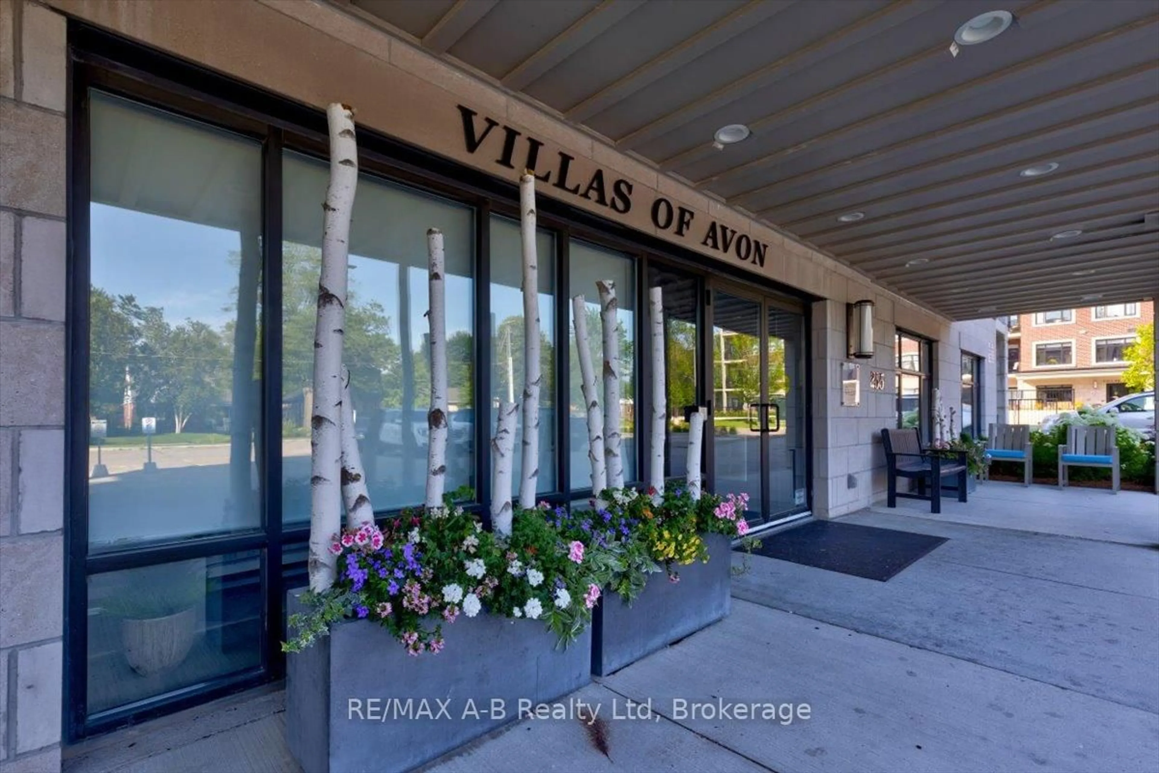 Unknown for 255 John St #206, Stratford Ontario N5A 0G7