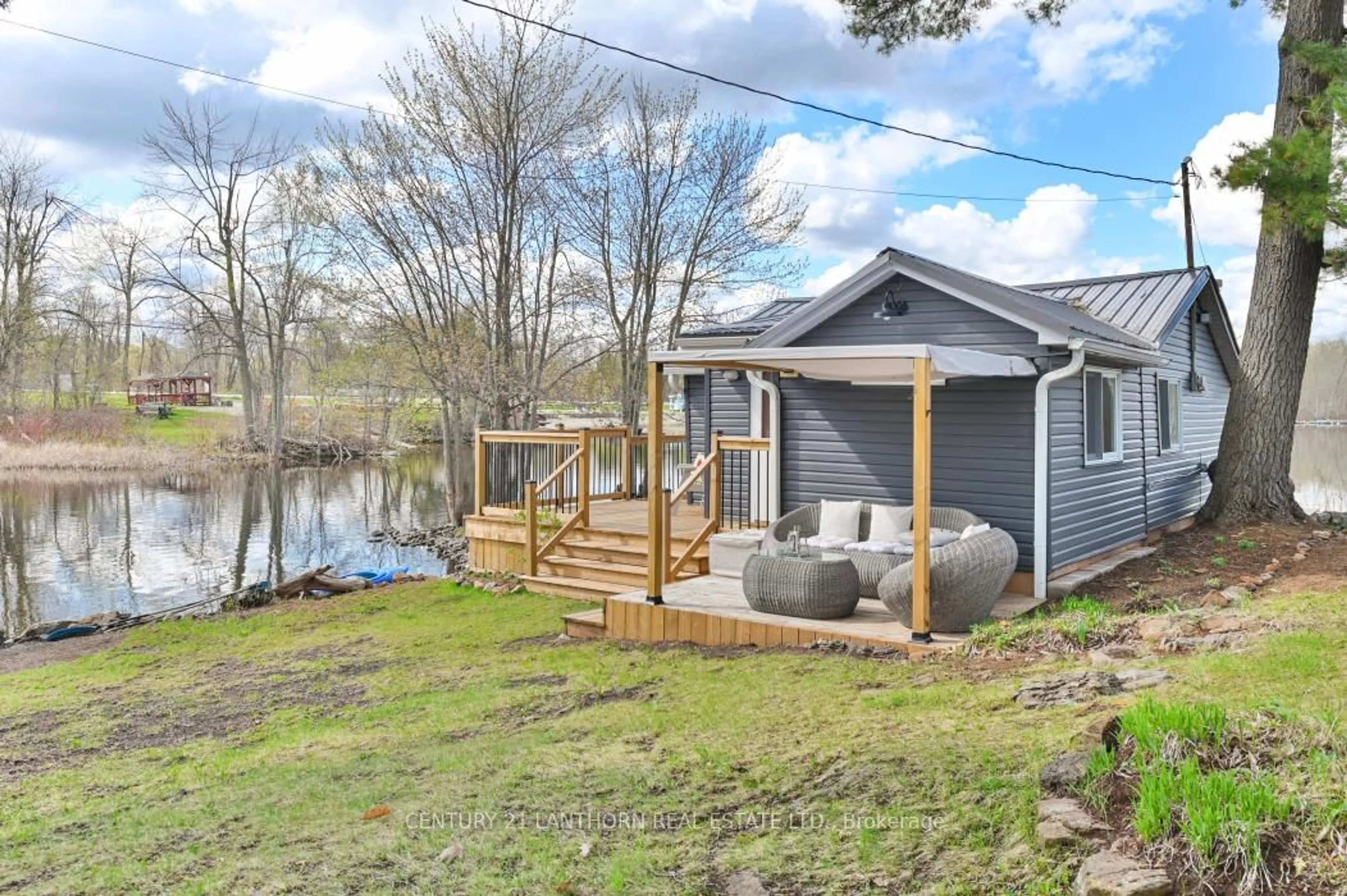 Patio, water/lake/river/ocean view for 16E MacDonald Cres, Madoc Ontario K0K 2K0