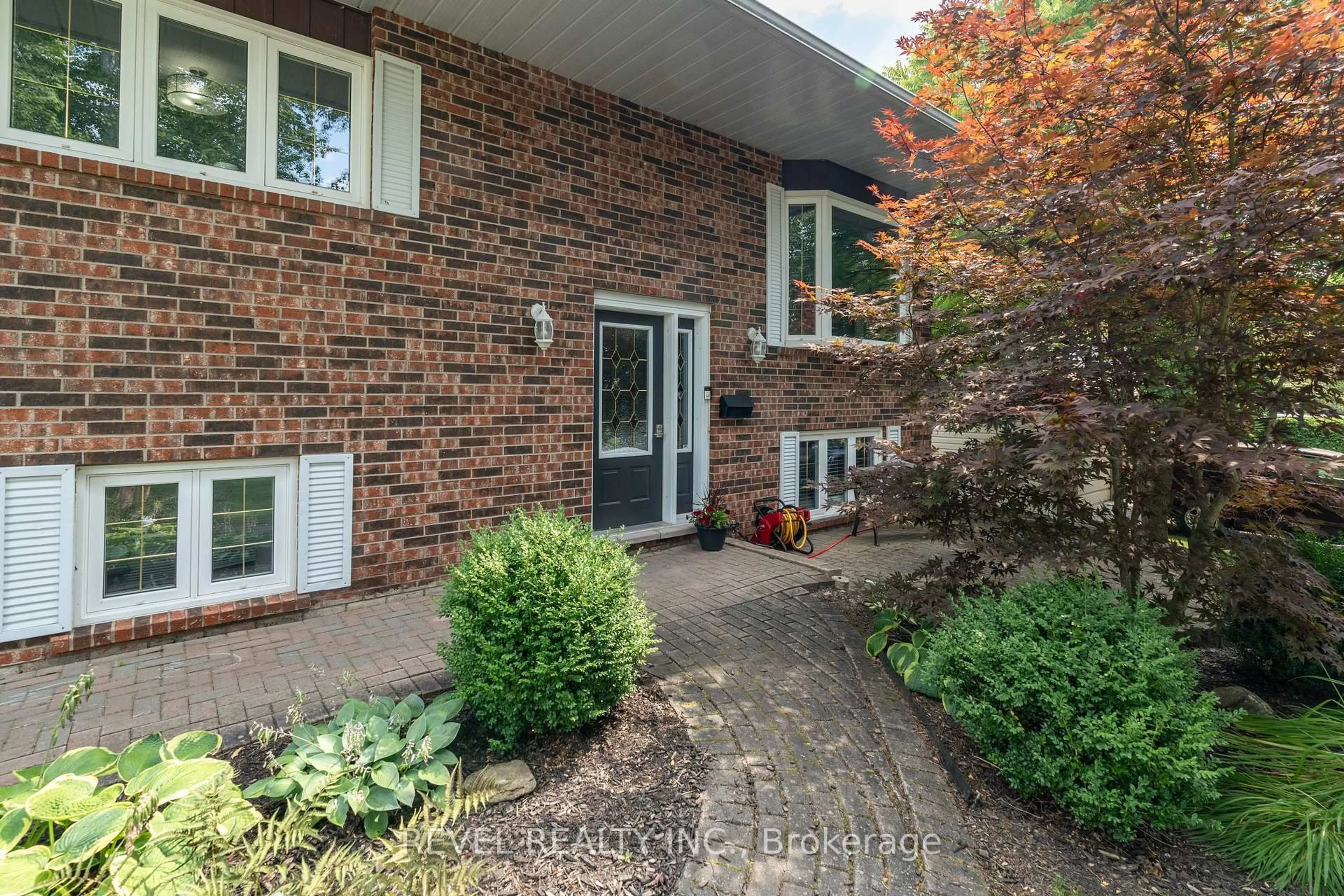 Home with brick exterior material, street for 29 Armstrong Cres, Grey Highlands Ontario N0C 1H0
