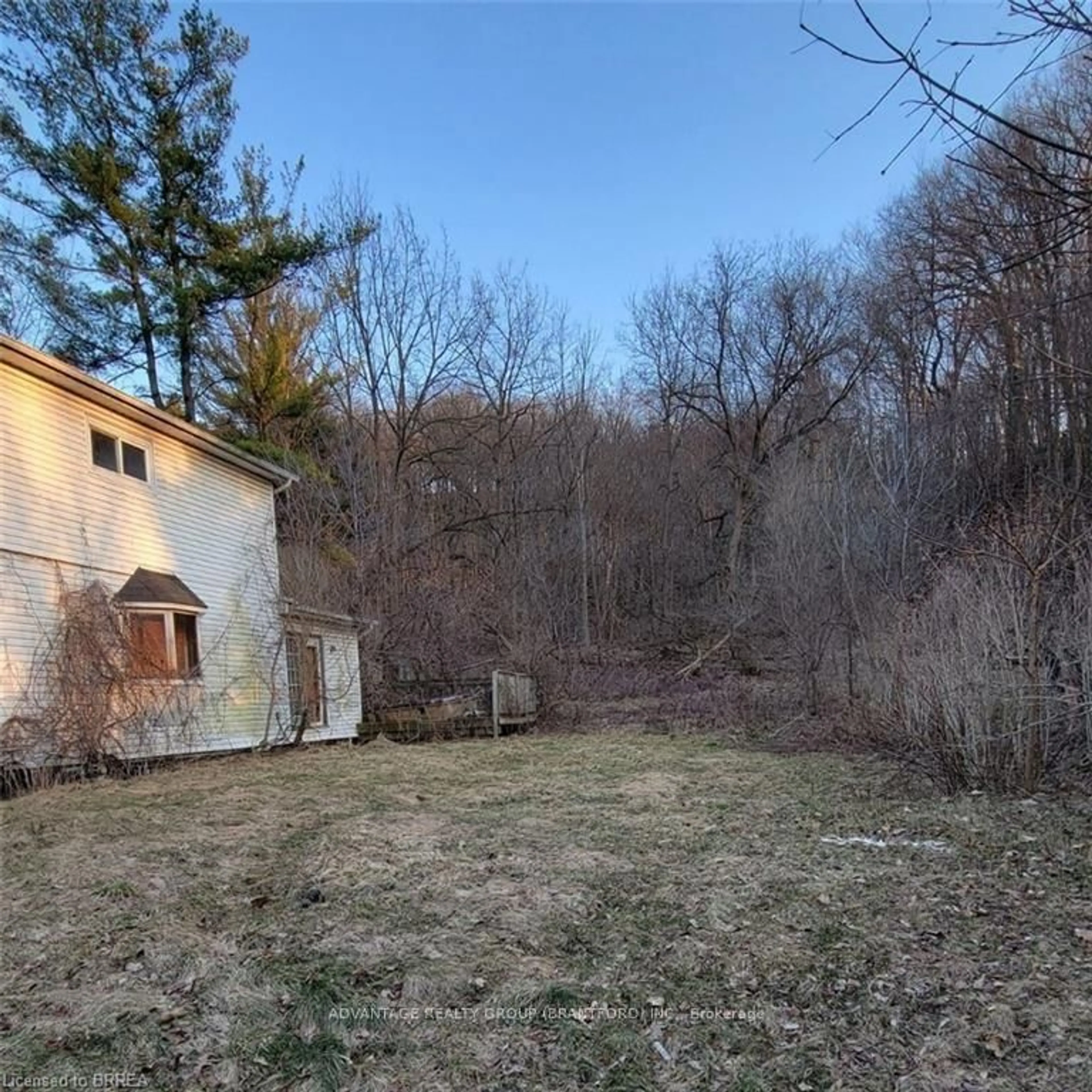 Shed for 1110 Wilson St, Hamilton Ontario L8S 4K5
