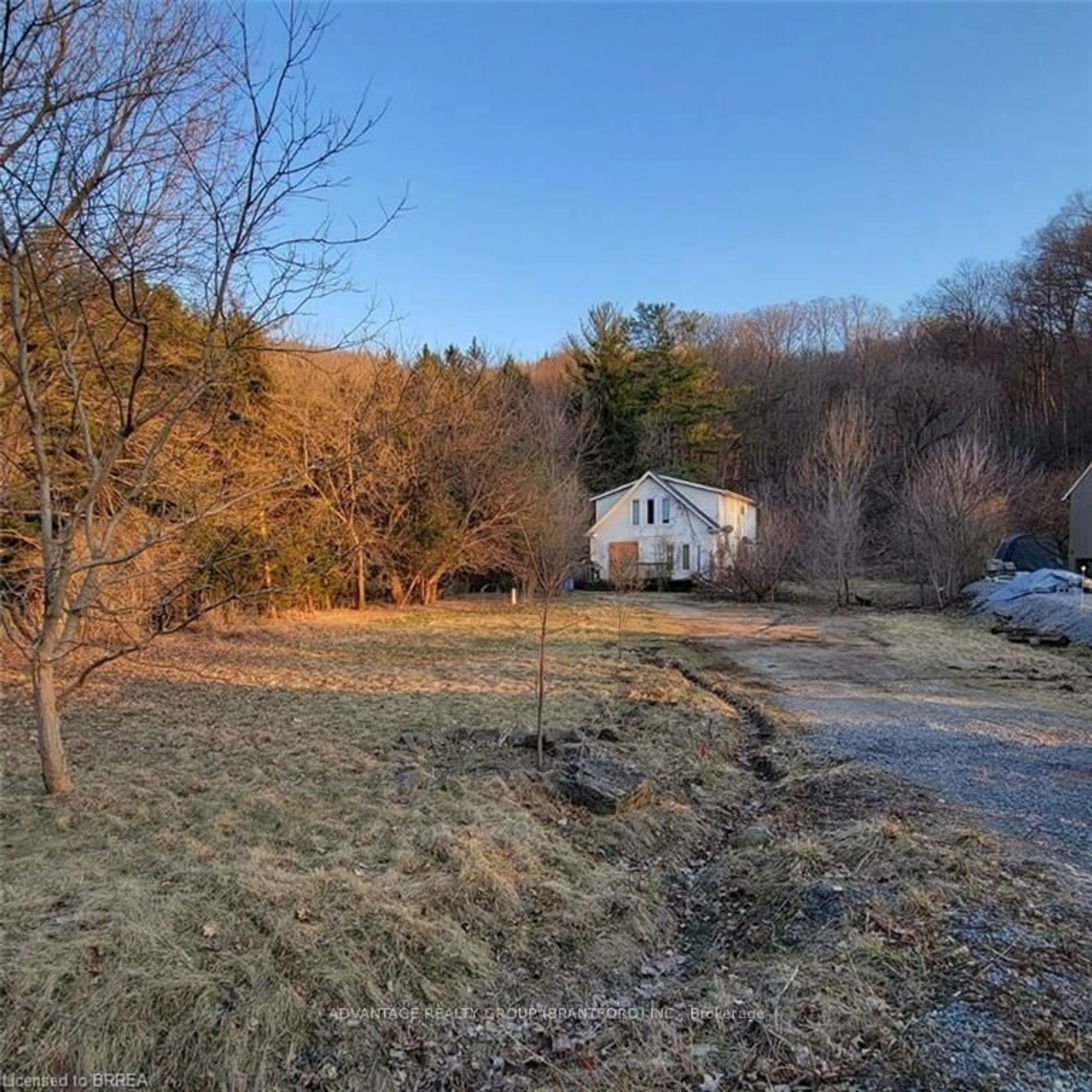 A pic from outside/outdoor area/front of a property/back of a property/a pic from drone, forest/trees view for 1110 Wilson St, Hamilton Ontario L8S 4K5