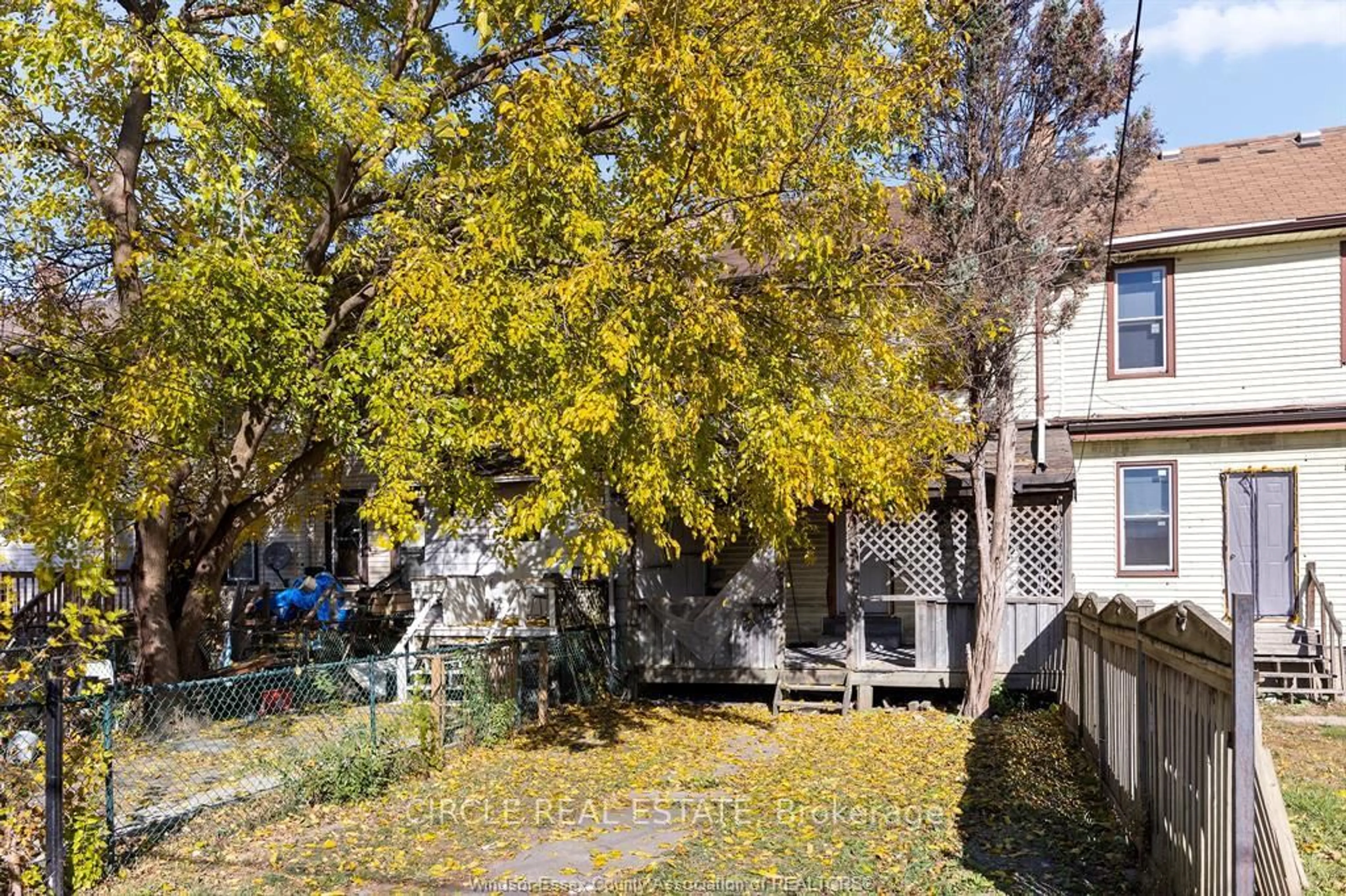 A pic from outside/outdoor area/front of a property/back of a property/a pic from drone, street for 761 St Antoine St, Windsor Ontario N9C 3H5
