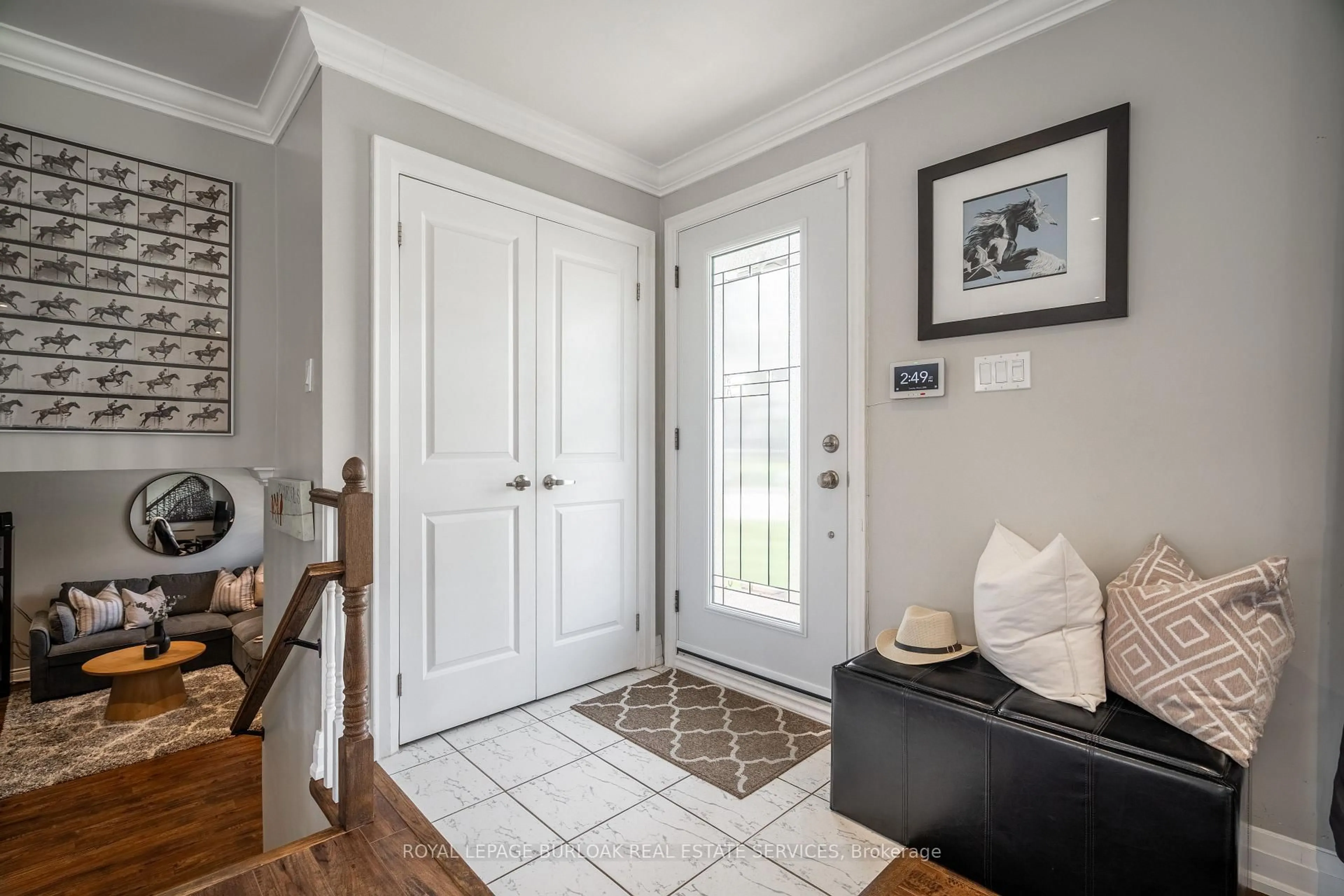Indoor entryway for 3 Banff Dr, Hamilton Ontario L8T 3B6